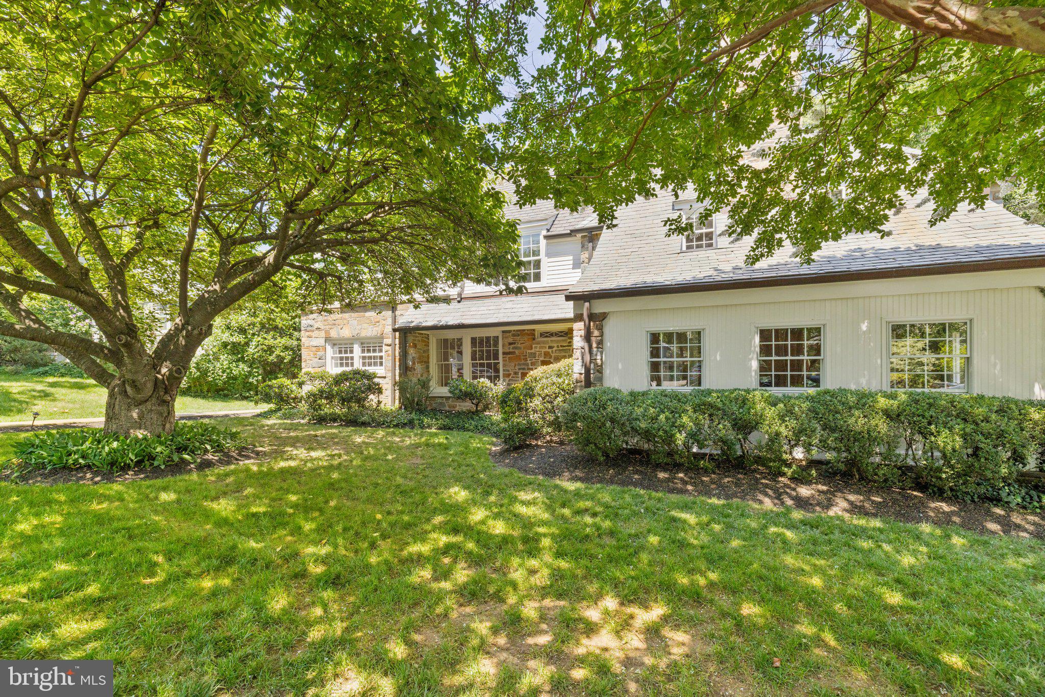 COUNTRY CLUB - Residential