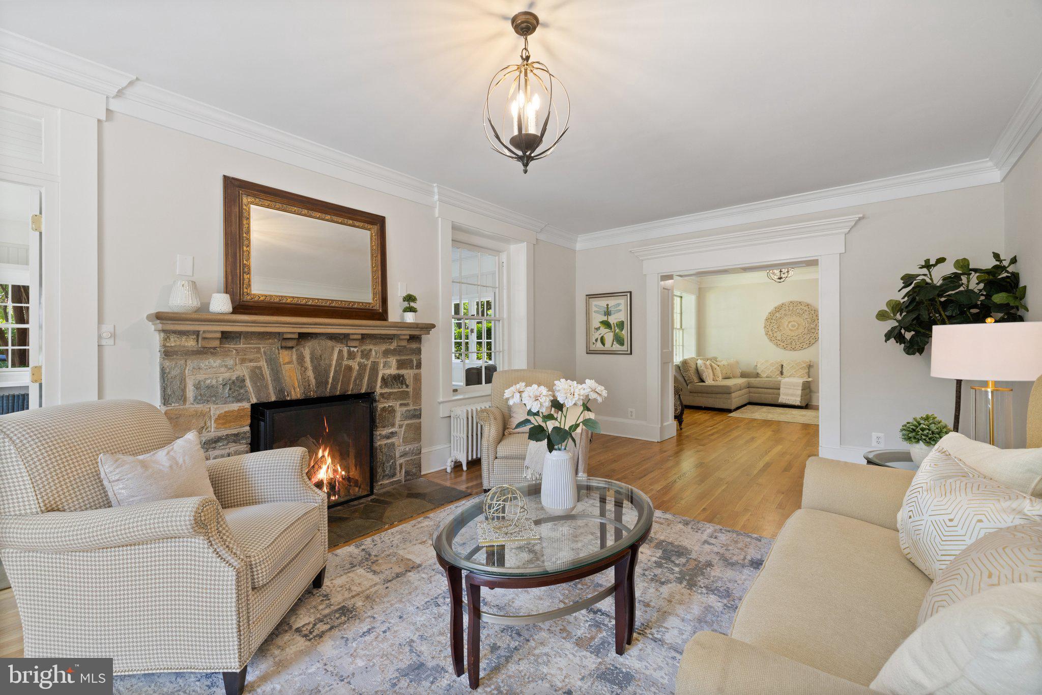 COUNTRY CLUB - Residential