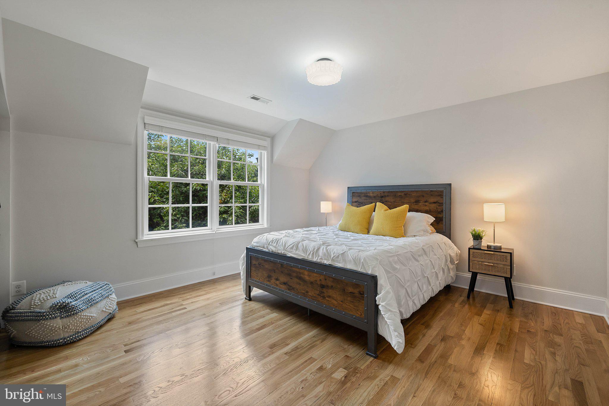 COUNTRY CLUB - Residential