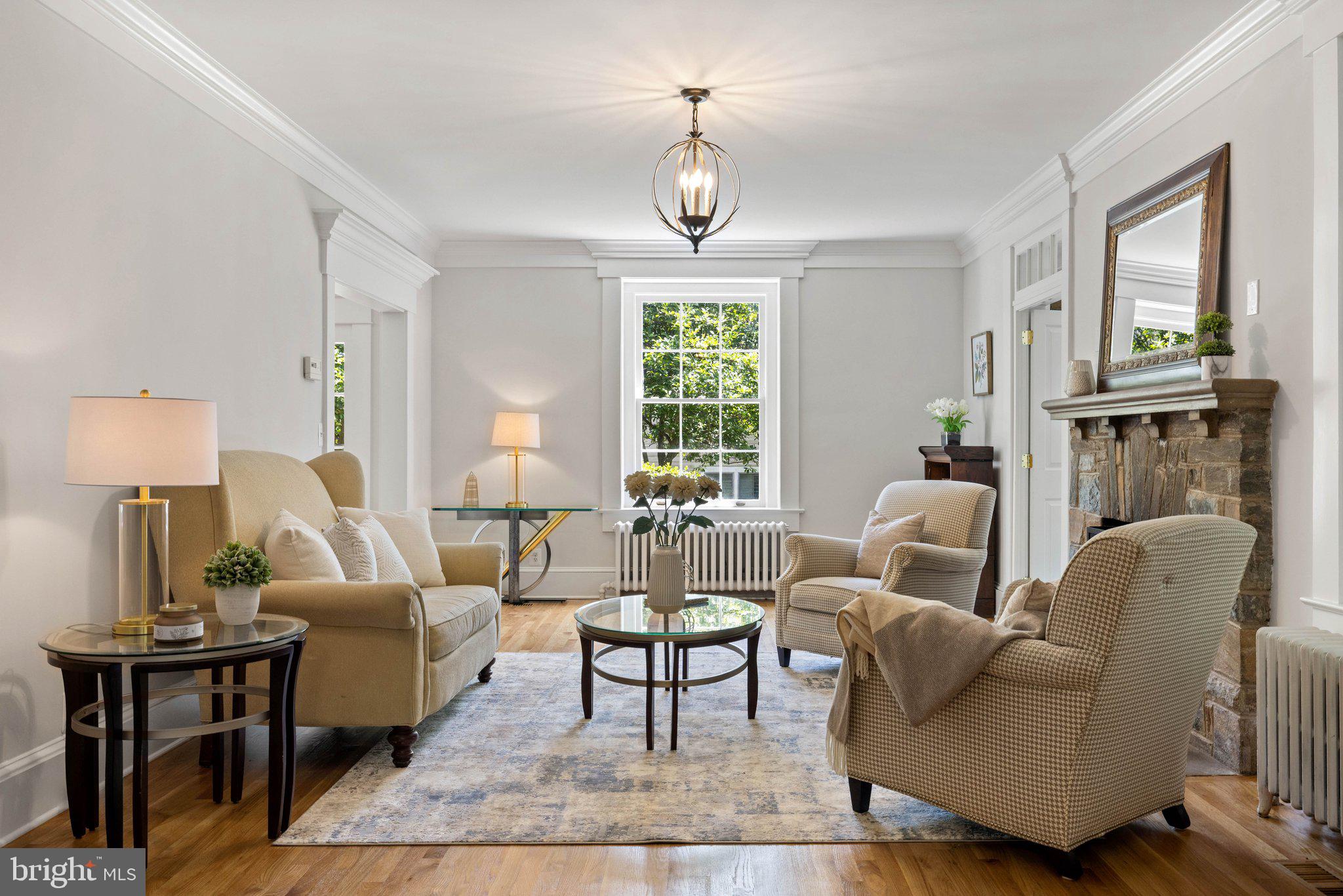 COUNTRY CLUB - Residential