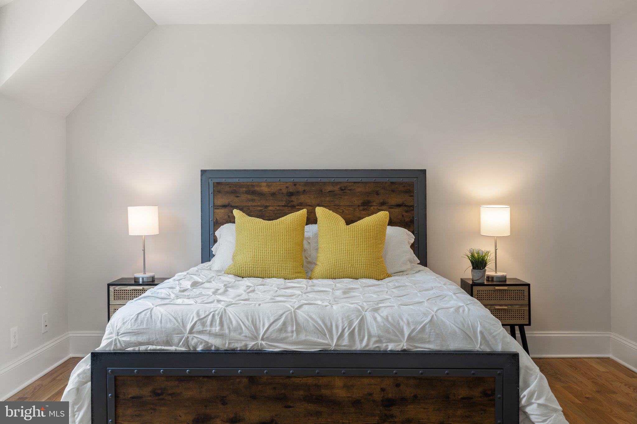 COUNTRY CLUB - Residential