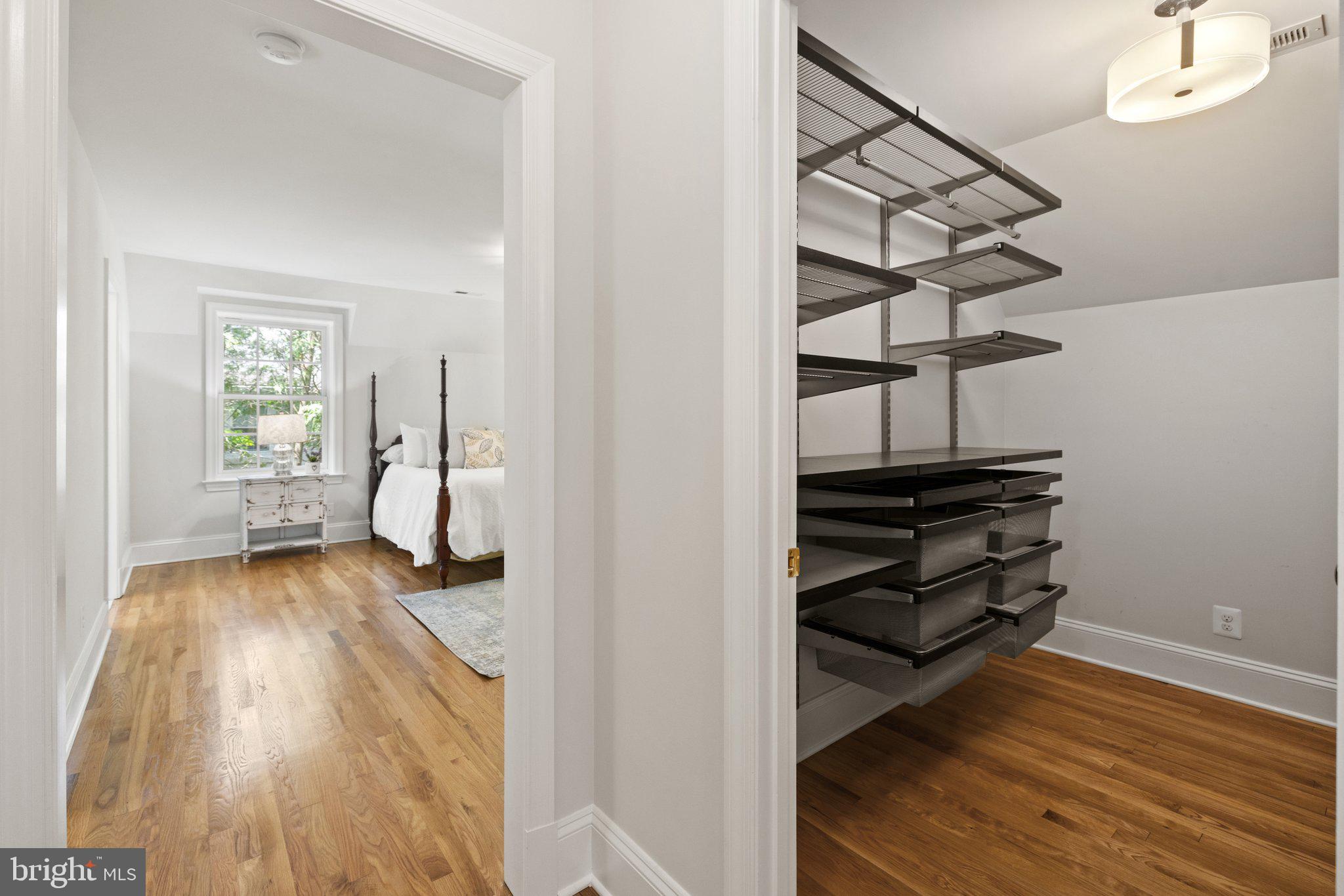 COUNTRY CLUB - Residential