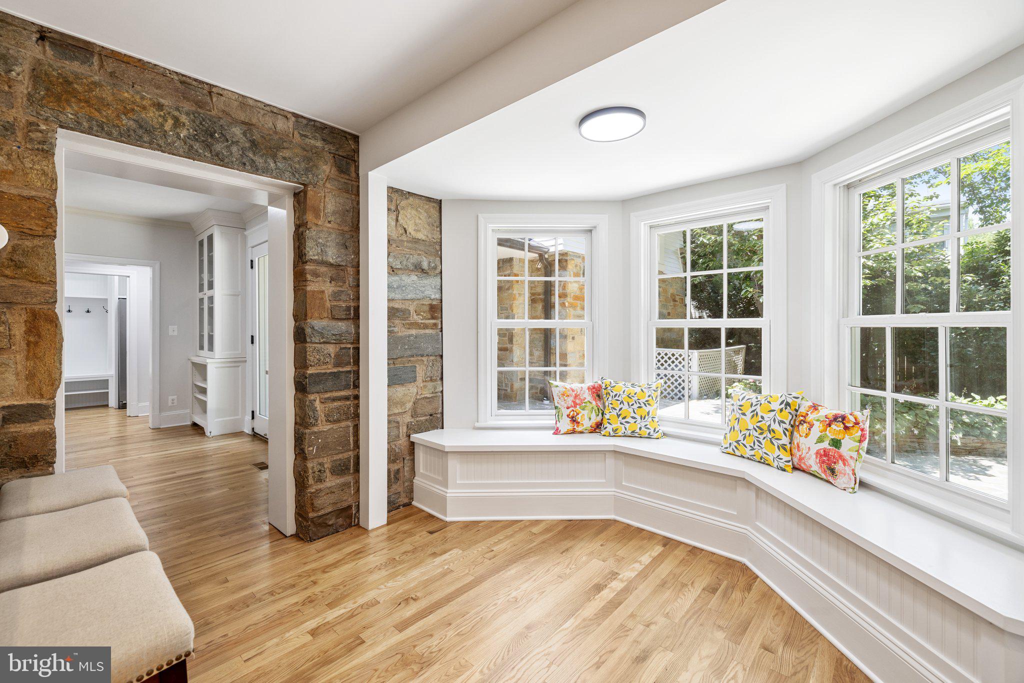 COUNTRY CLUB - Residential