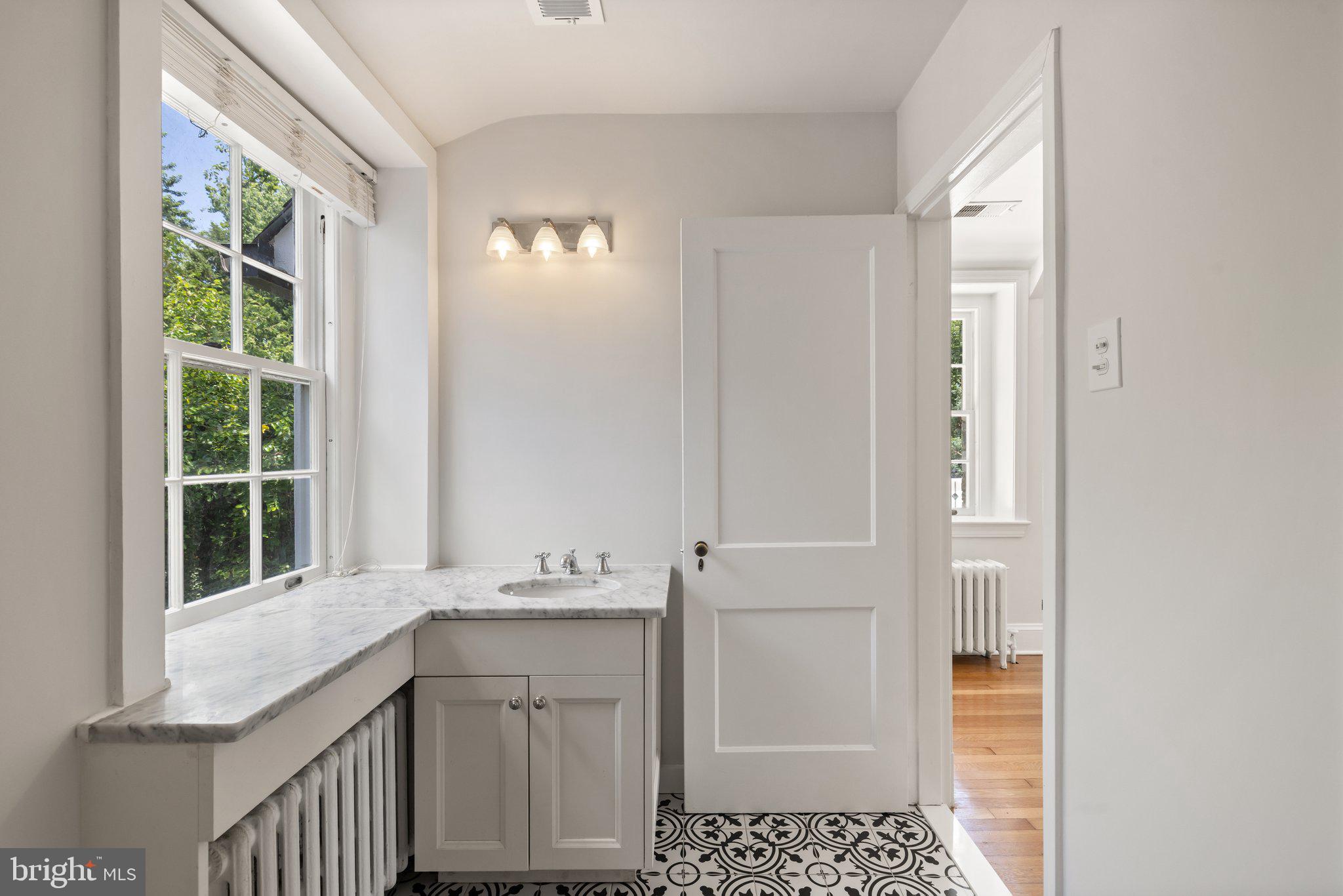 COUNTRY CLUB - Residential