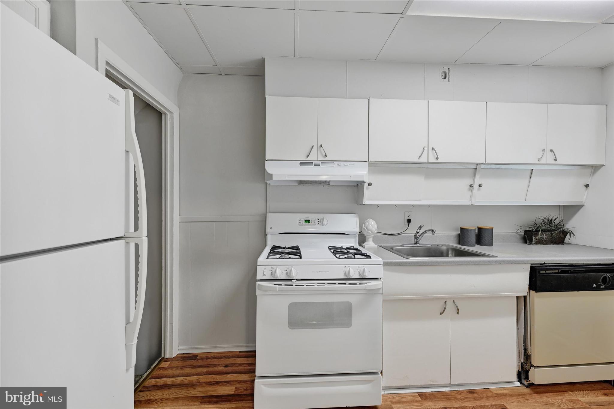 FRIENDSHIP GARDENS - Residential