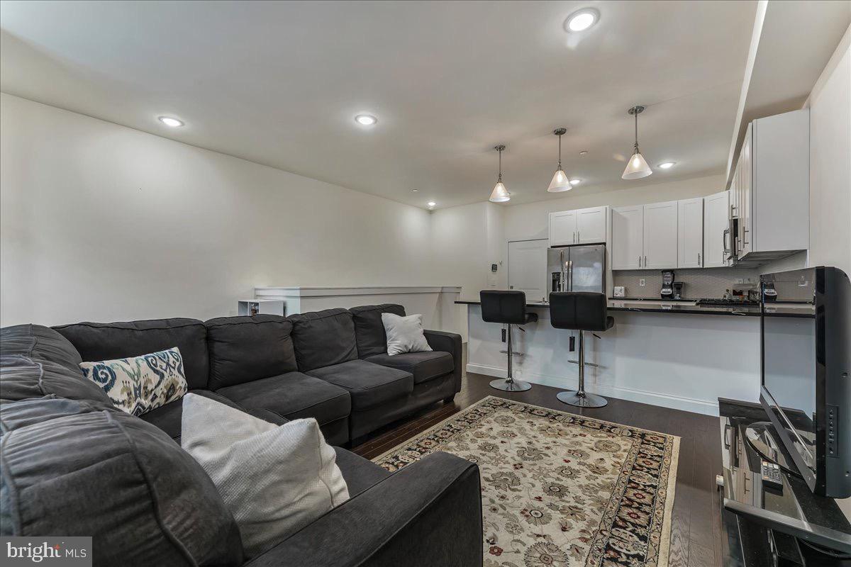 WEST KENSINGTON - Residential