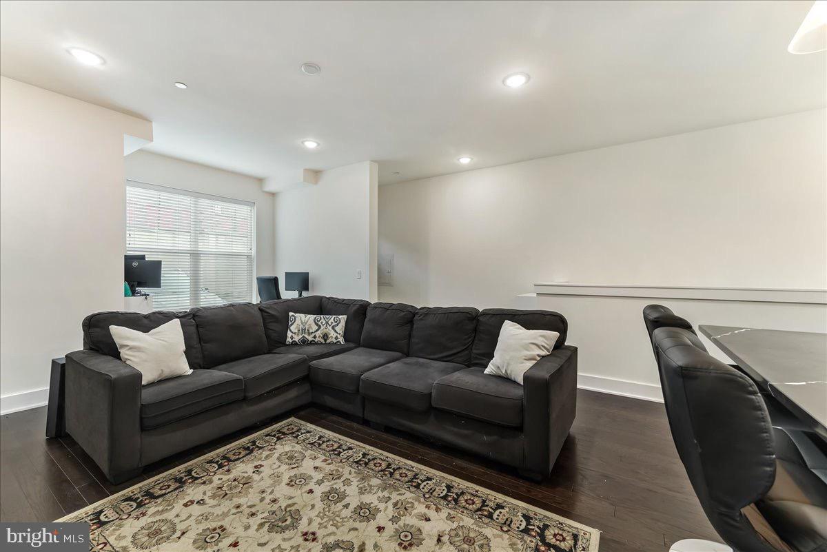 WEST KENSINGTON - Residential