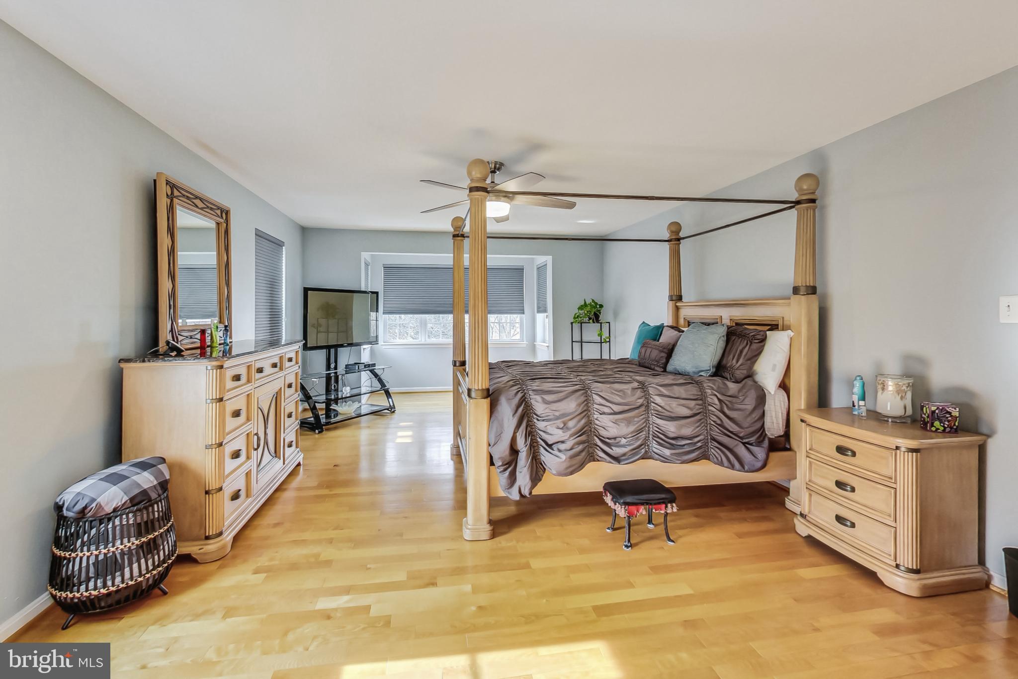 GOLDSBOROUGH MANOR - Residential