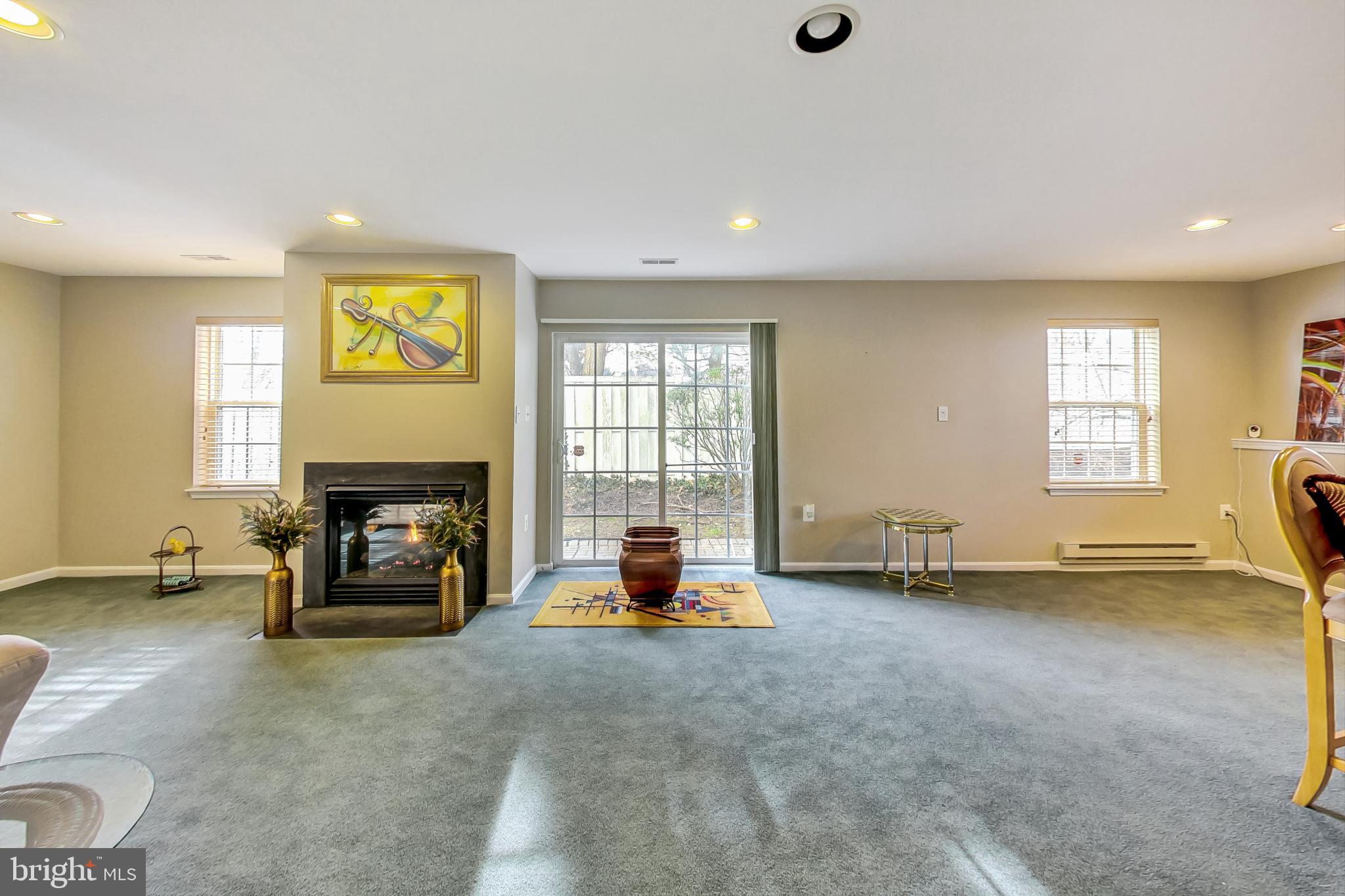 GOLDSBOROUGH MANOR - Residential