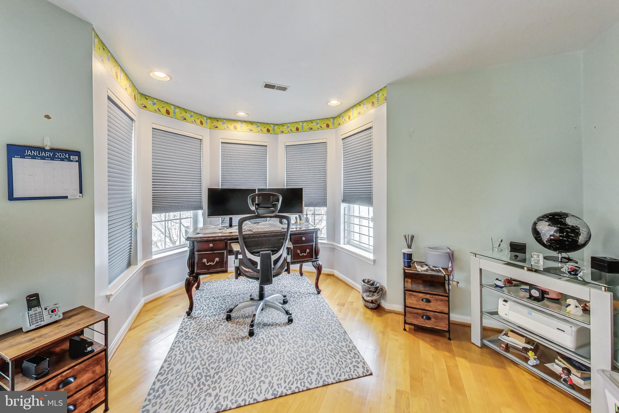 GOLDSBOROUGH MANOR - Residential