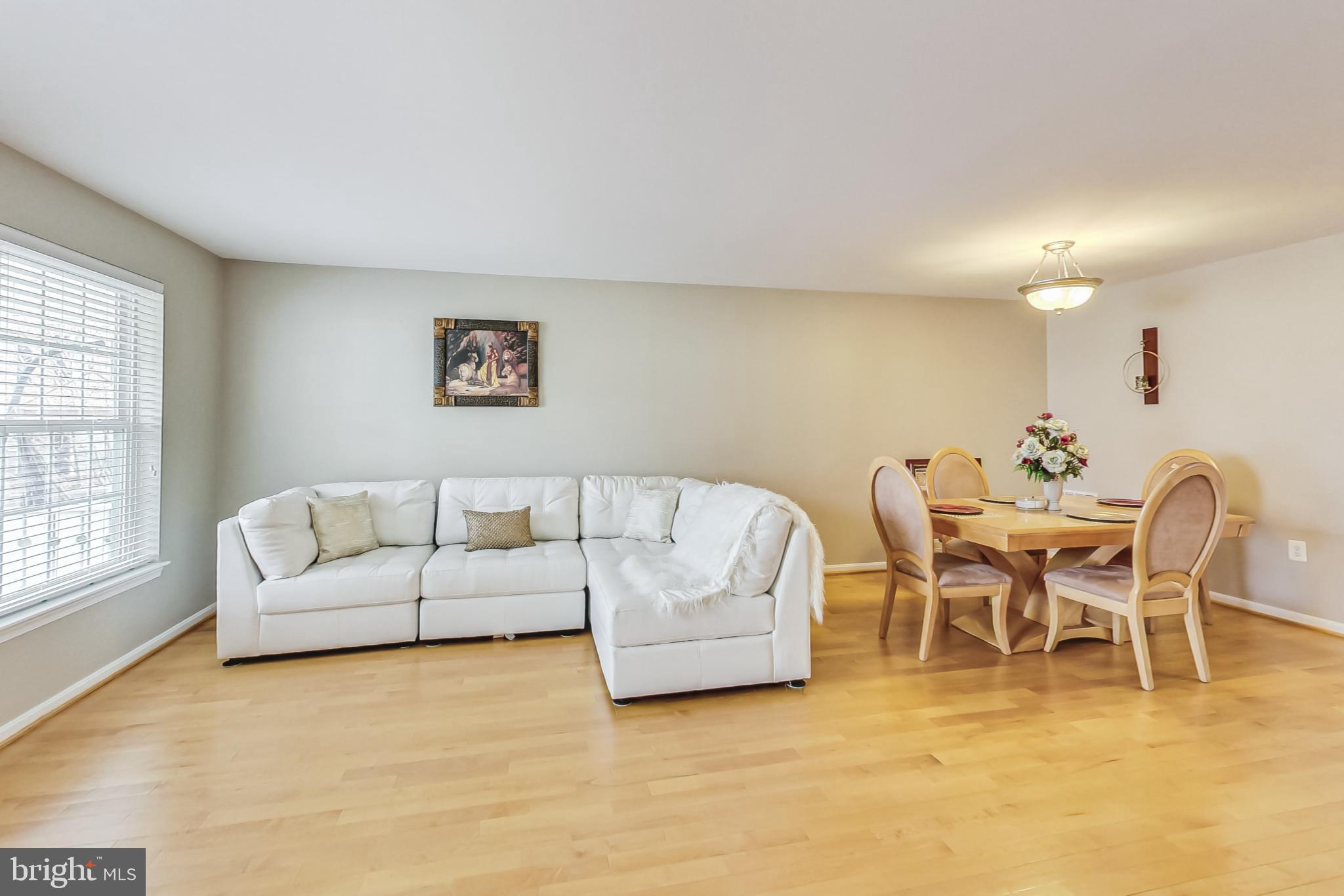 GOLDSBOROUGH MANOR - Residential