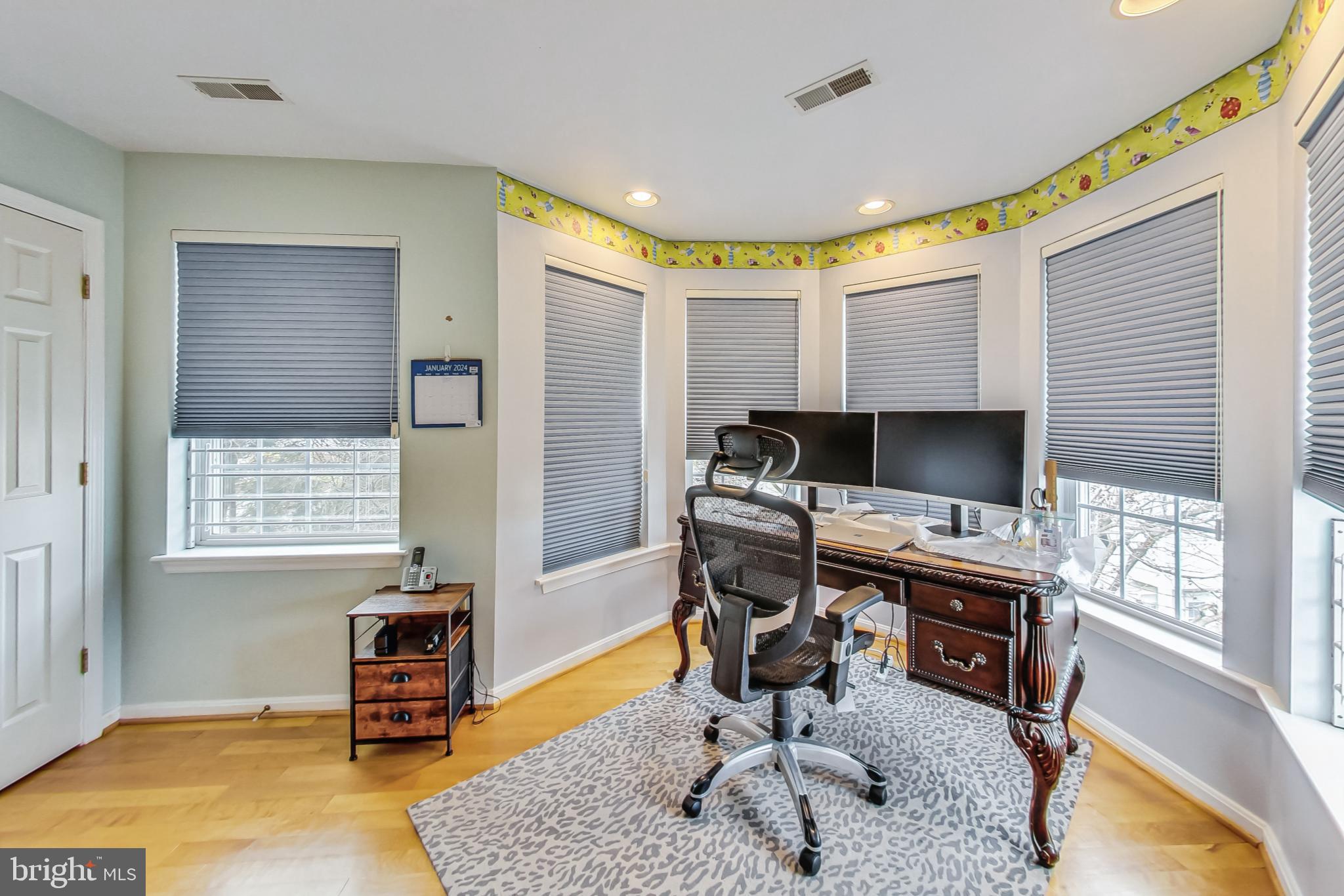 GOLDSBOROUGH MANOR - Residential