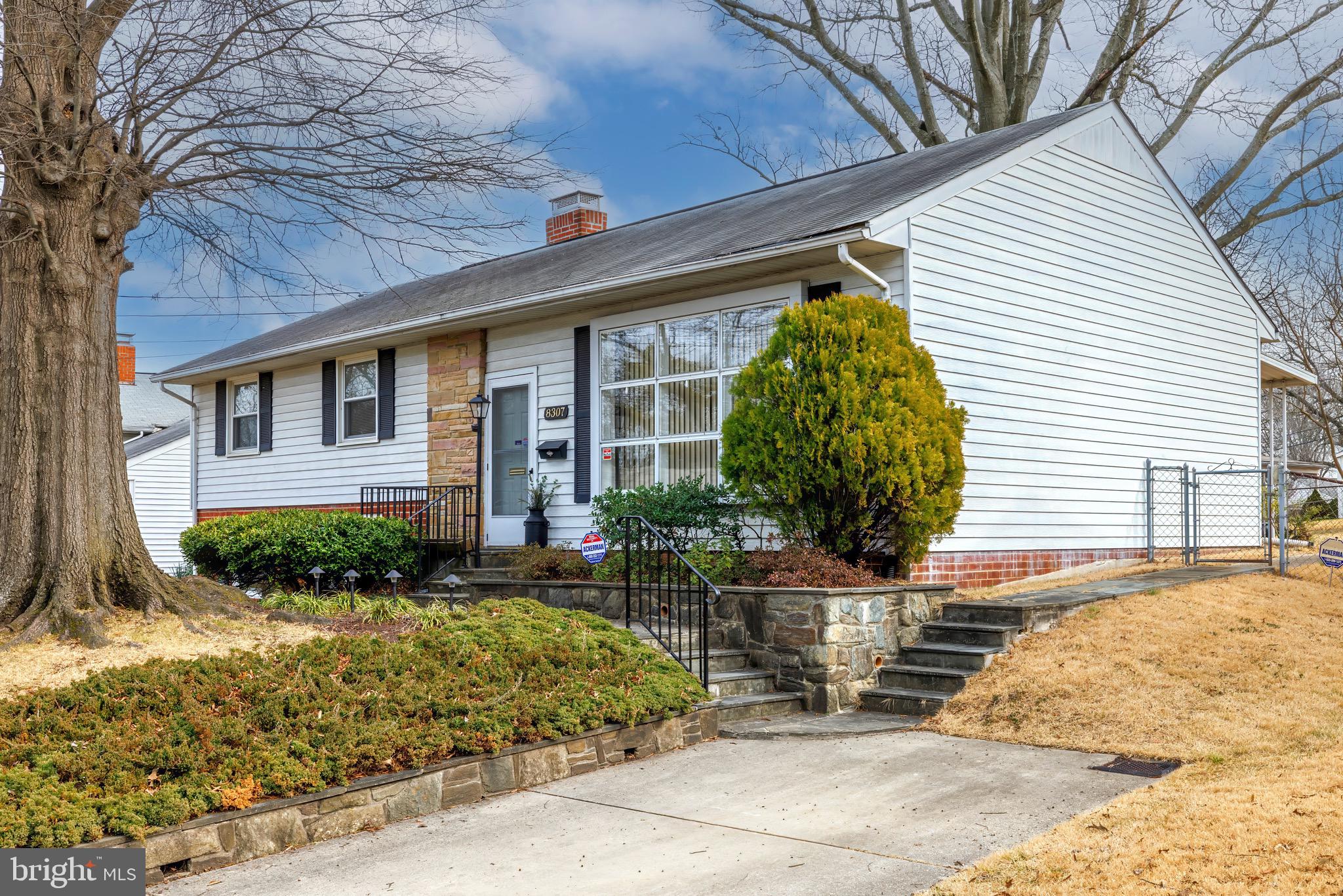 NEW CARROLLTON - Residential