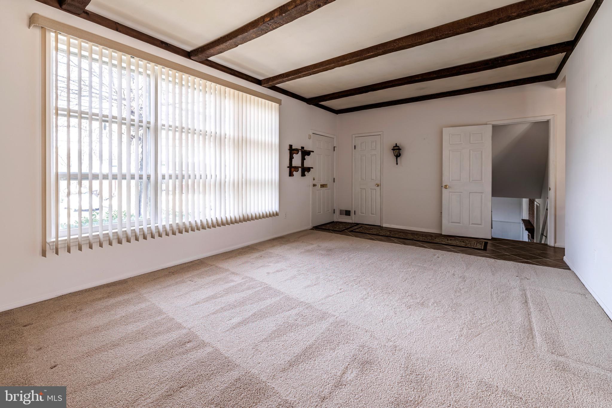 NEW CARROLLTON - Residential