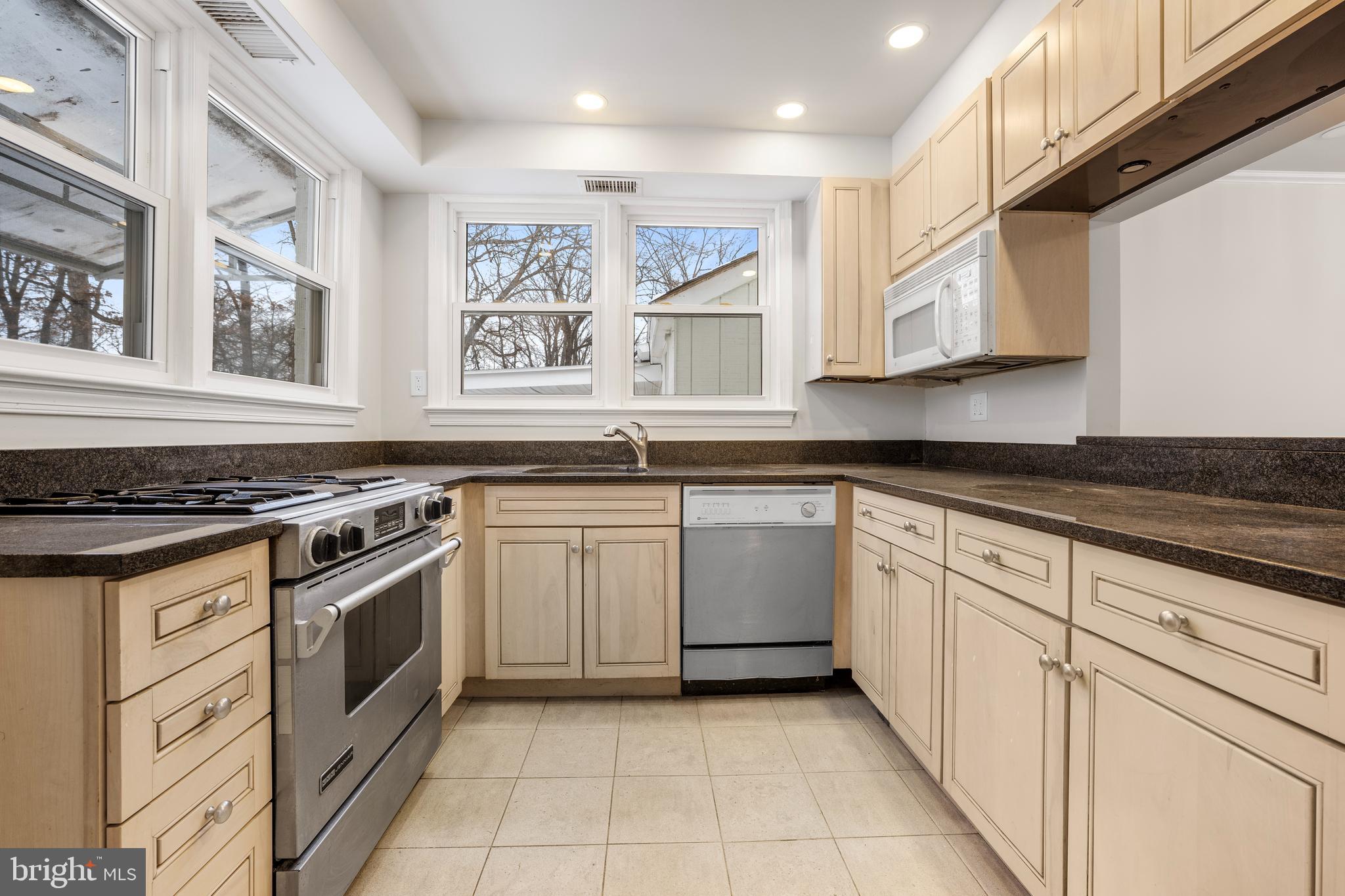 PT ROCKVILLE TWN RES 3 - Residential