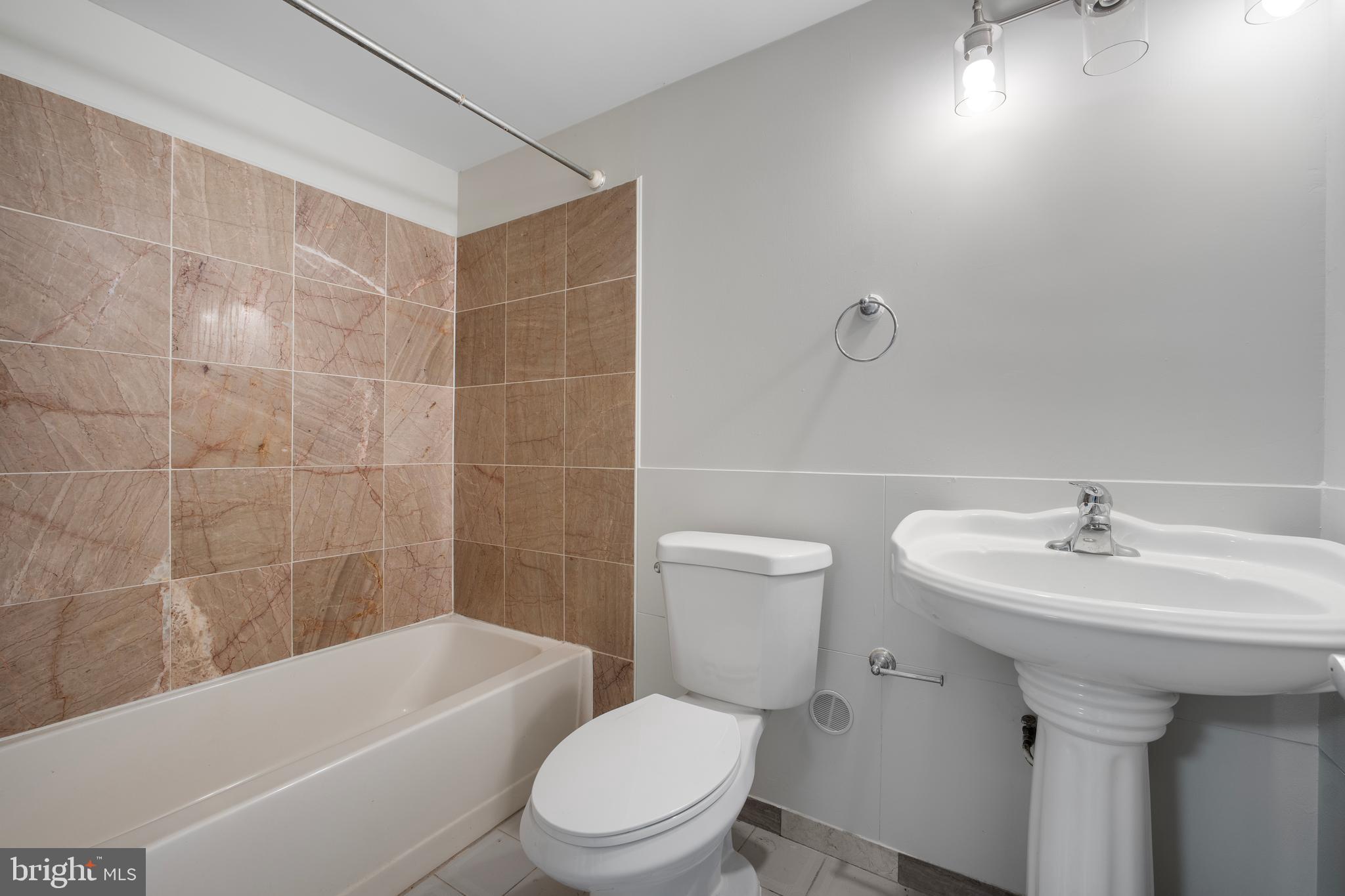 PT ROCKVILLE TWN RES 3 - Residential