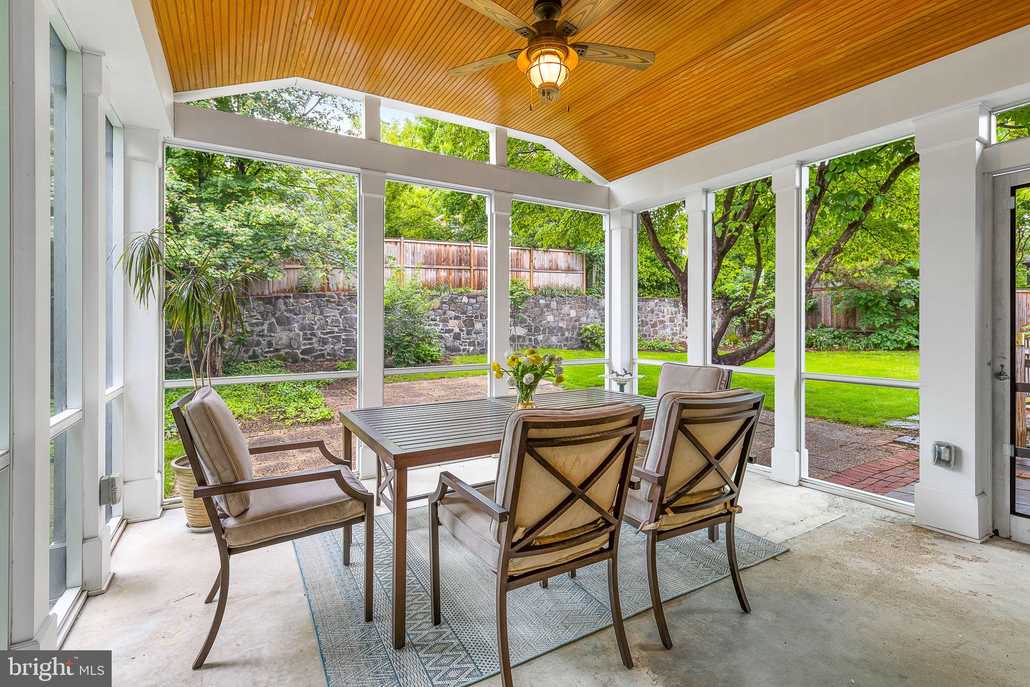 CLOVER - Residential