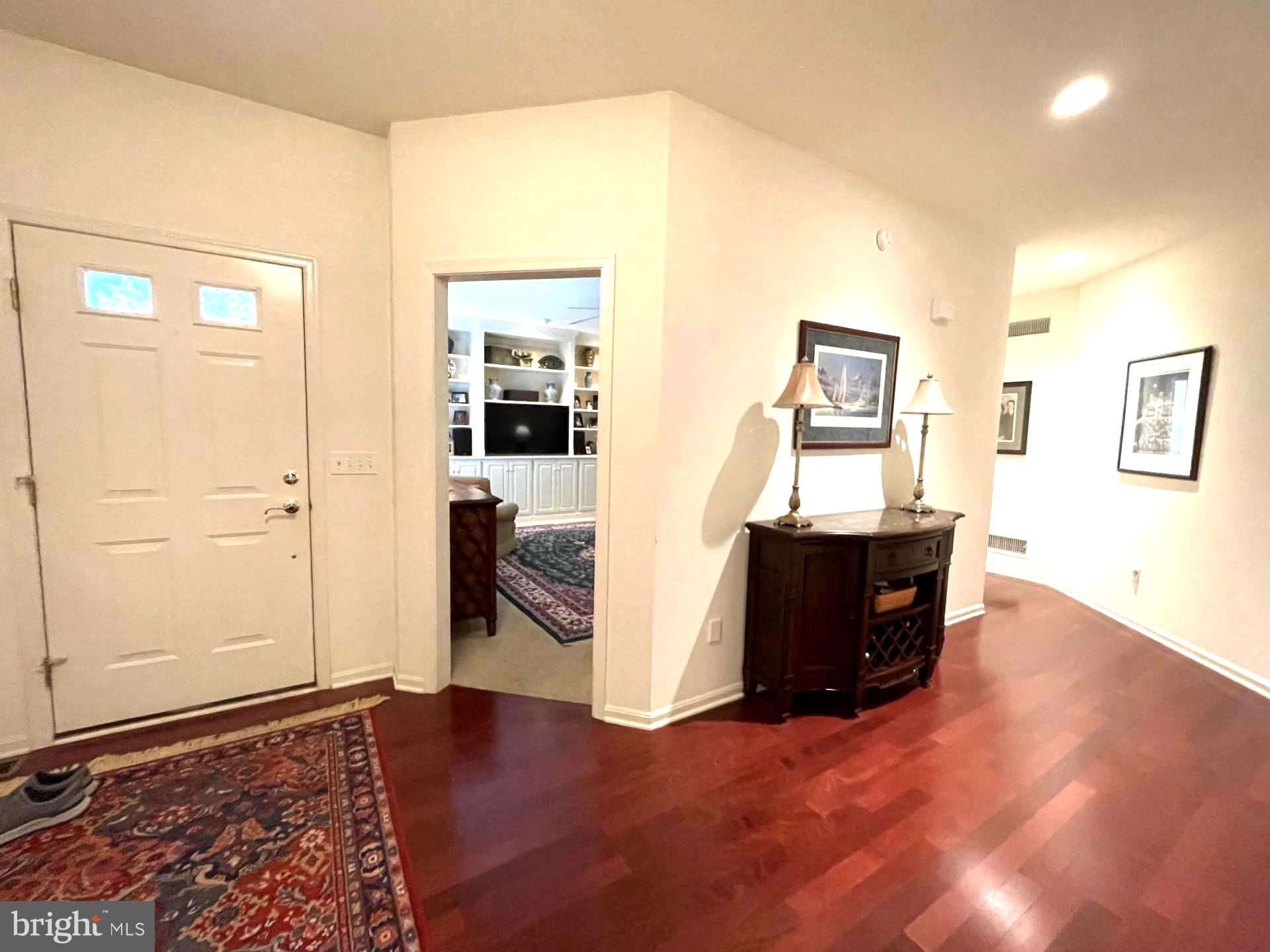 856 MEADOW COURT