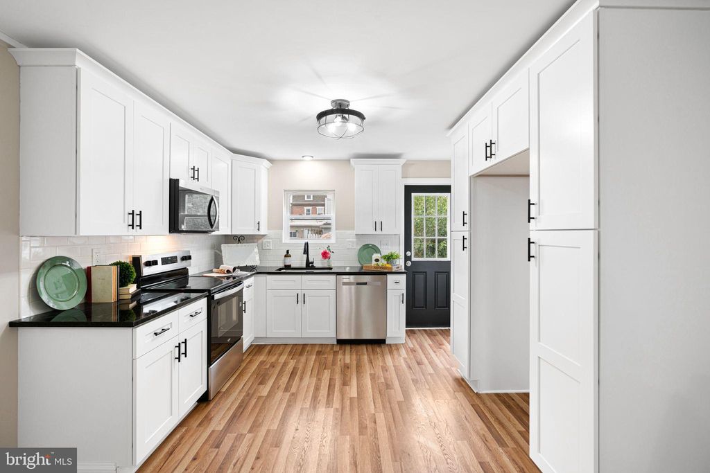 Photo of 316 Ridgeway Street, GLOUCESTER CITY, NJ 08030 (MLS # NJCD2103958)