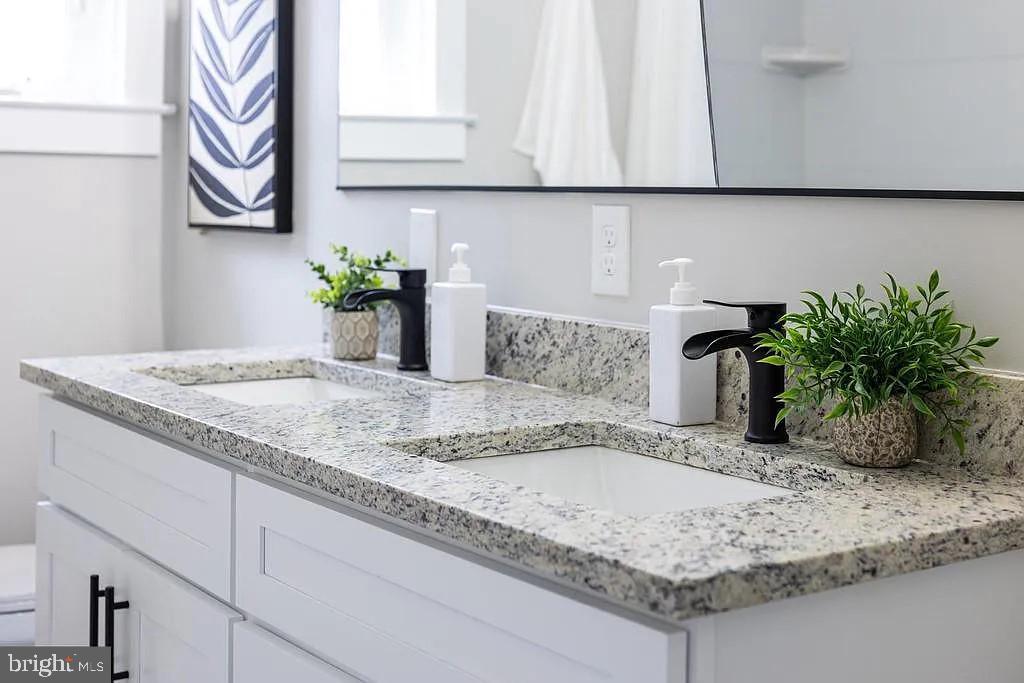 MOUNT WASHINGTON - Residential Lease