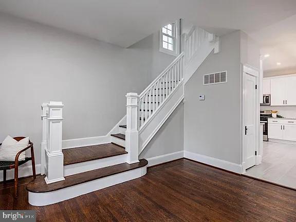 MOUNT WASHINGTON - Residential Lease