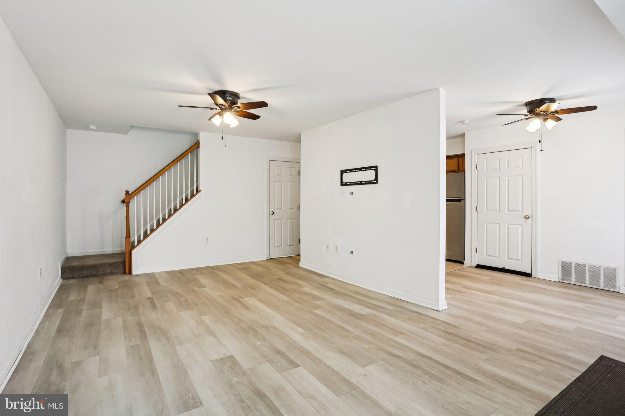 MIDDLETON PL - Residential