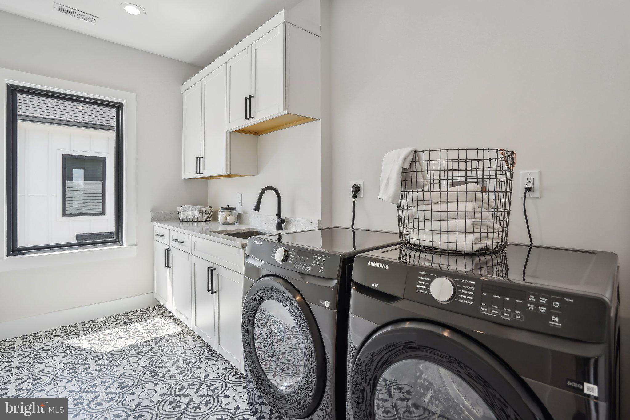 HOLMES - Residential