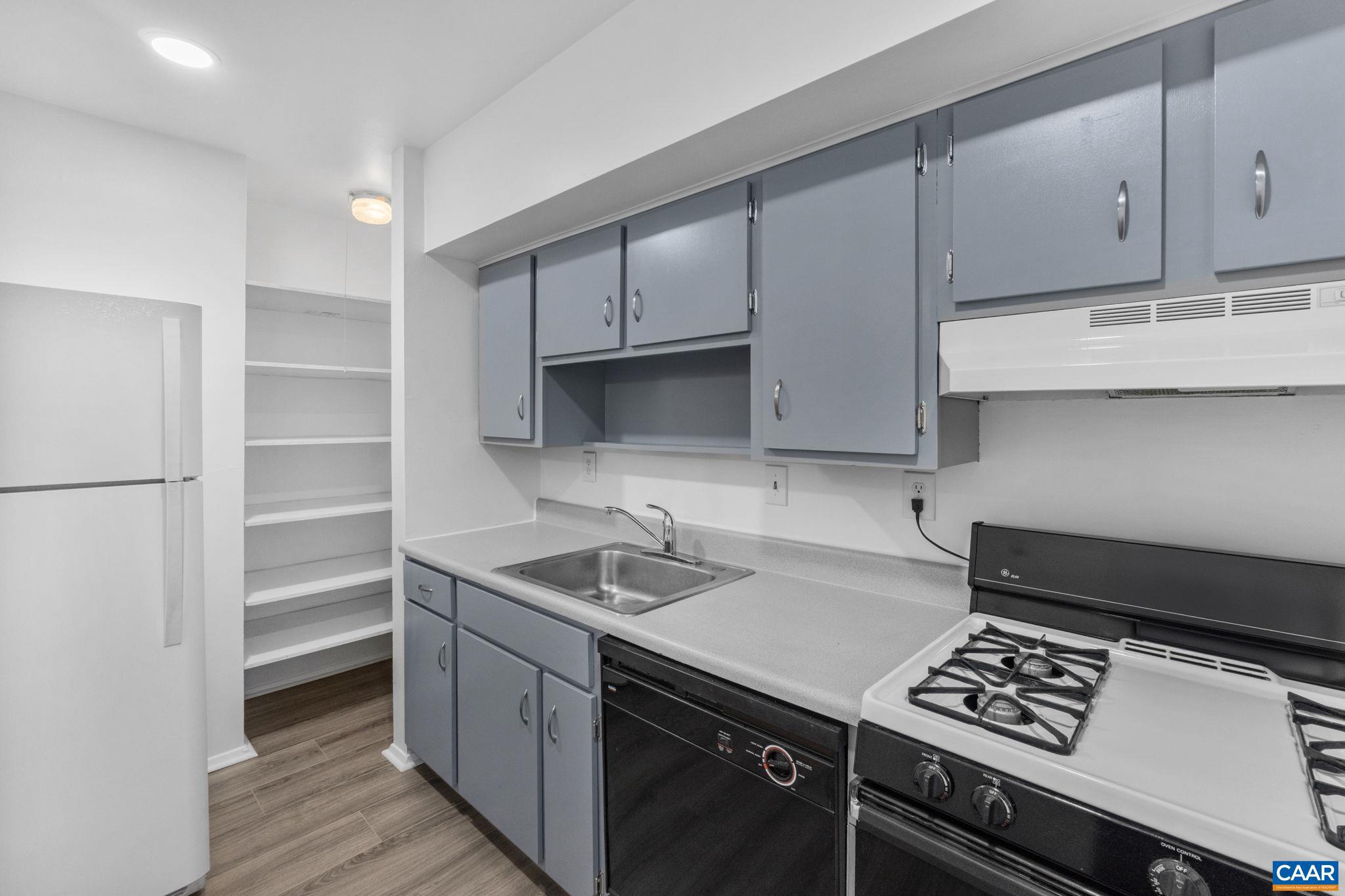 133 HESSIAN HILLS CIR 1