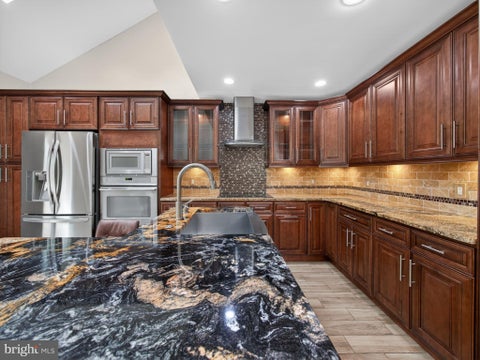 Townhouse For Sale - 333 Basswood Circle<br/> FEASTERVILLE TREVOSE, PA 19053