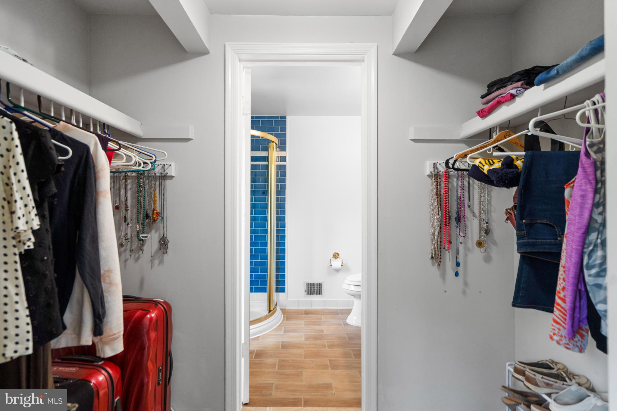 POTOMAC COMMONS - Residential