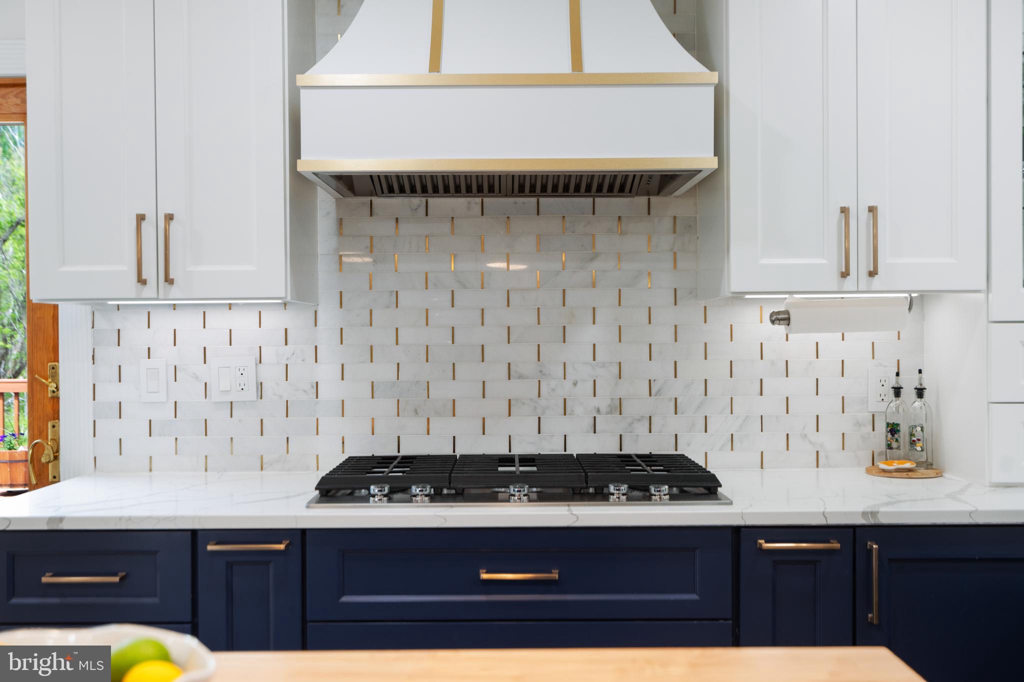 POTOMAC COMMONS - Residential