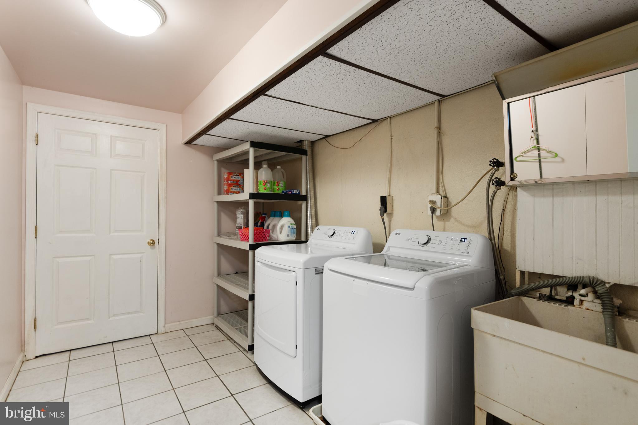 POTOMAC COMMONS - Residential