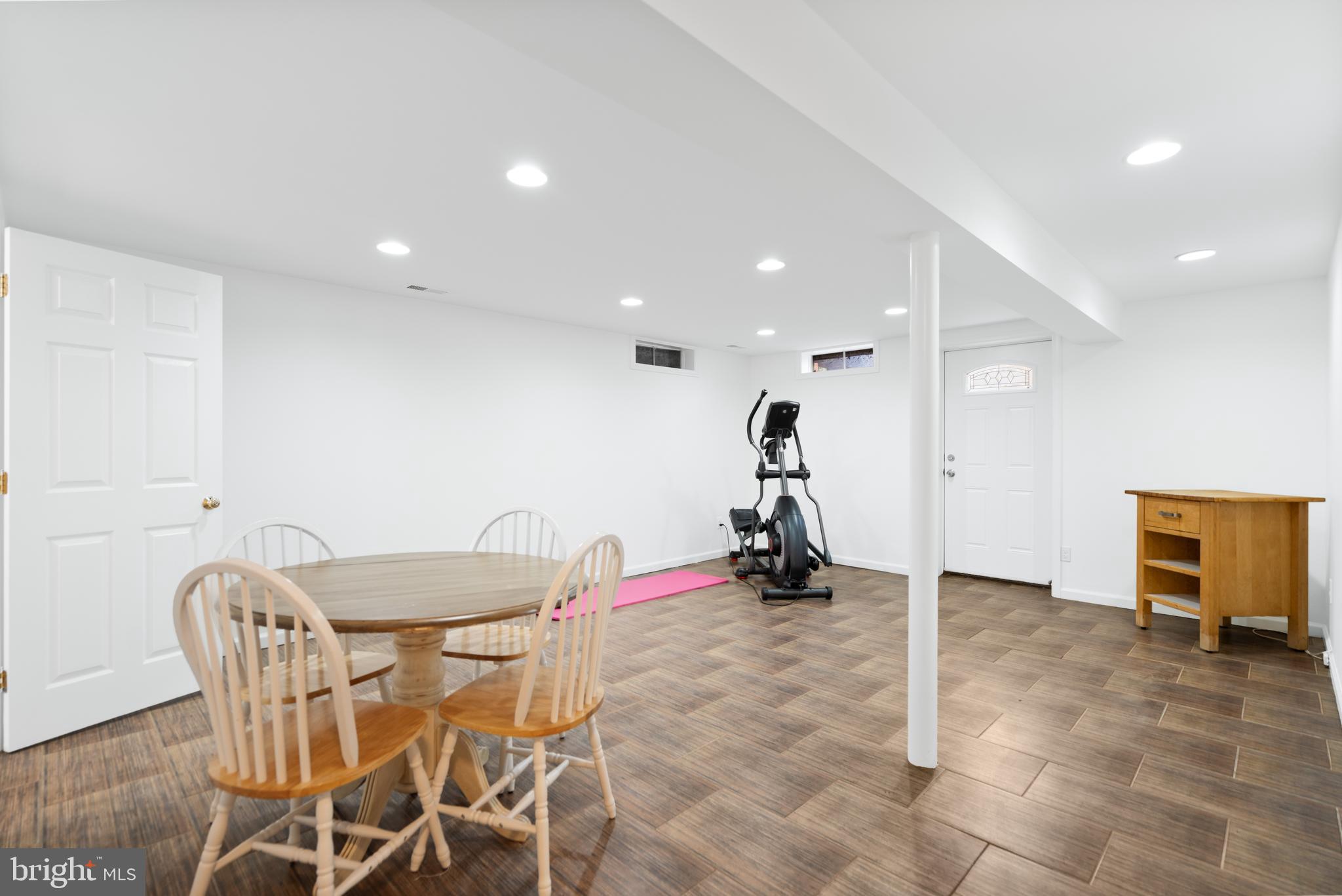 POTOMAC COMMONS - Residential