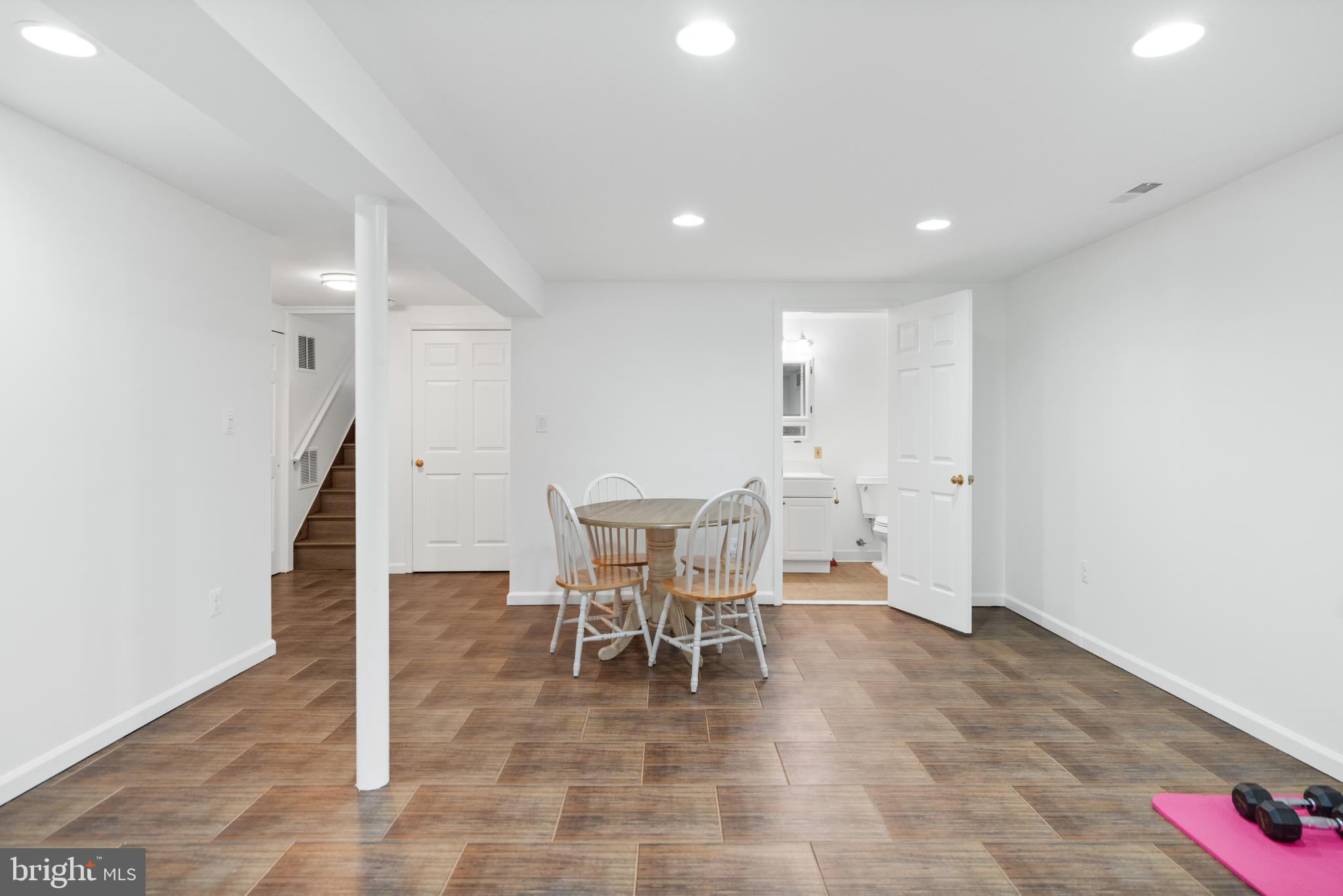 POTOMAC COMMONS - Residential