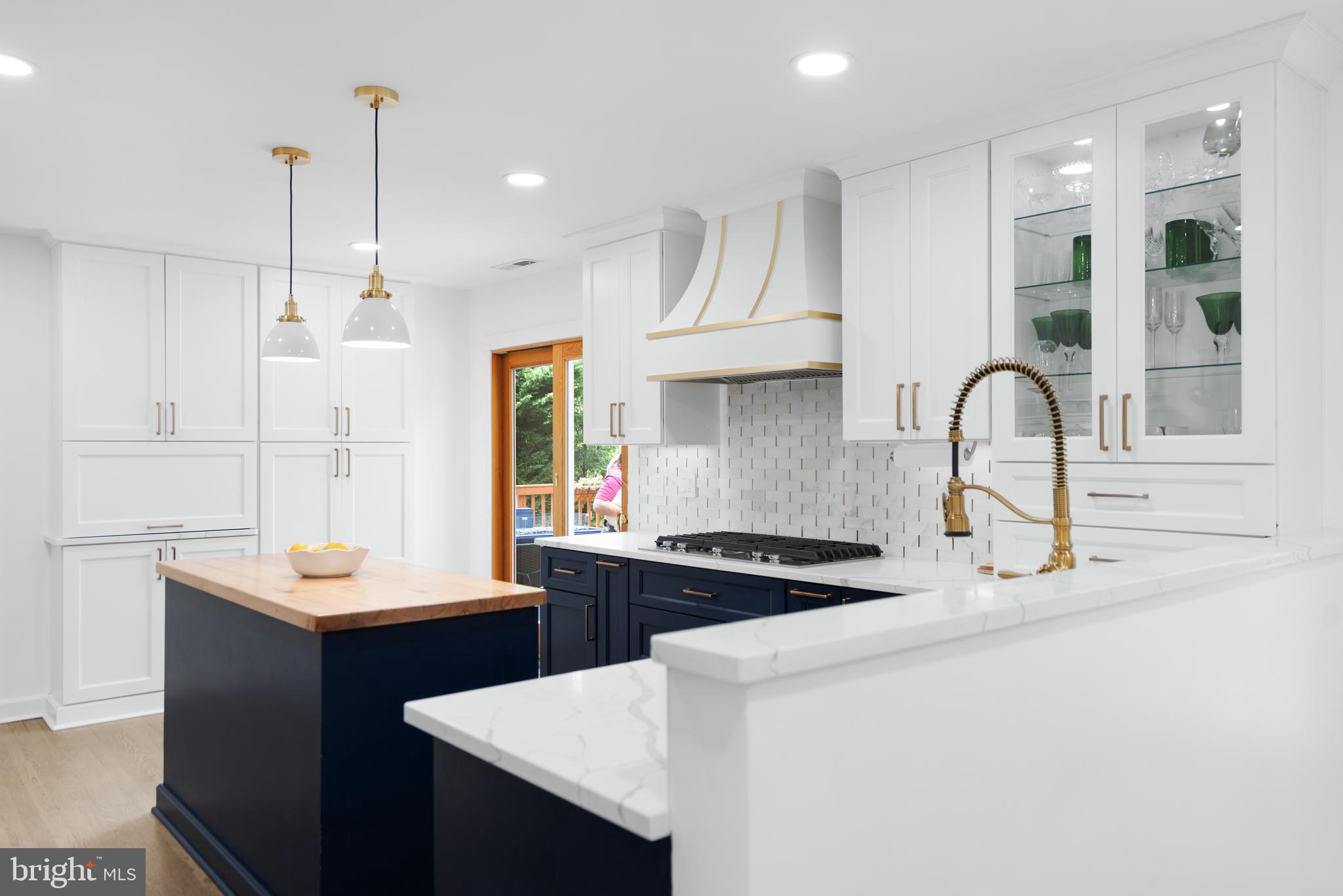 POTOMAC COMMONS - Residential