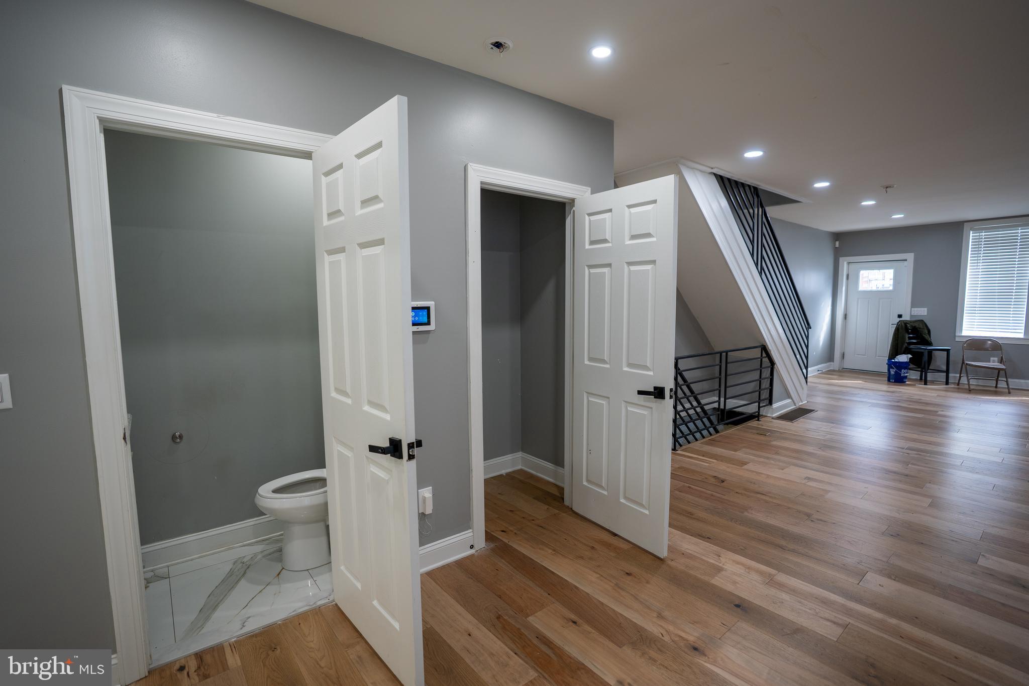 PORT RICHMOND - Residential Lease