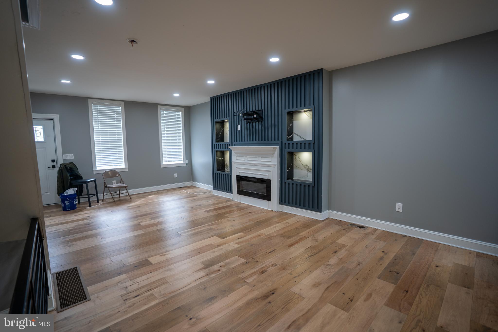 PORT RICHMOND - Residential Lease