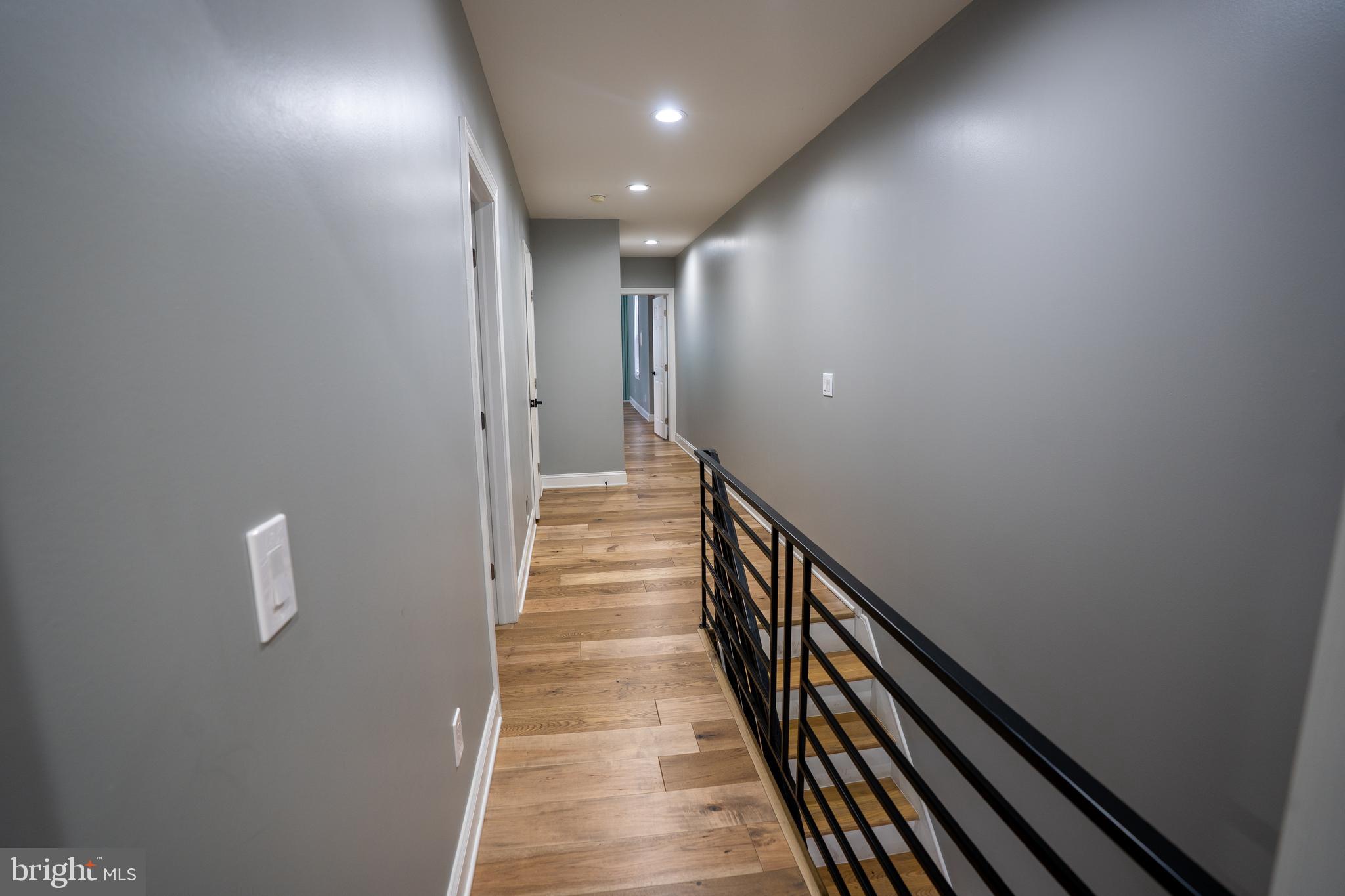 PORT RICHMOND - Residential Lease