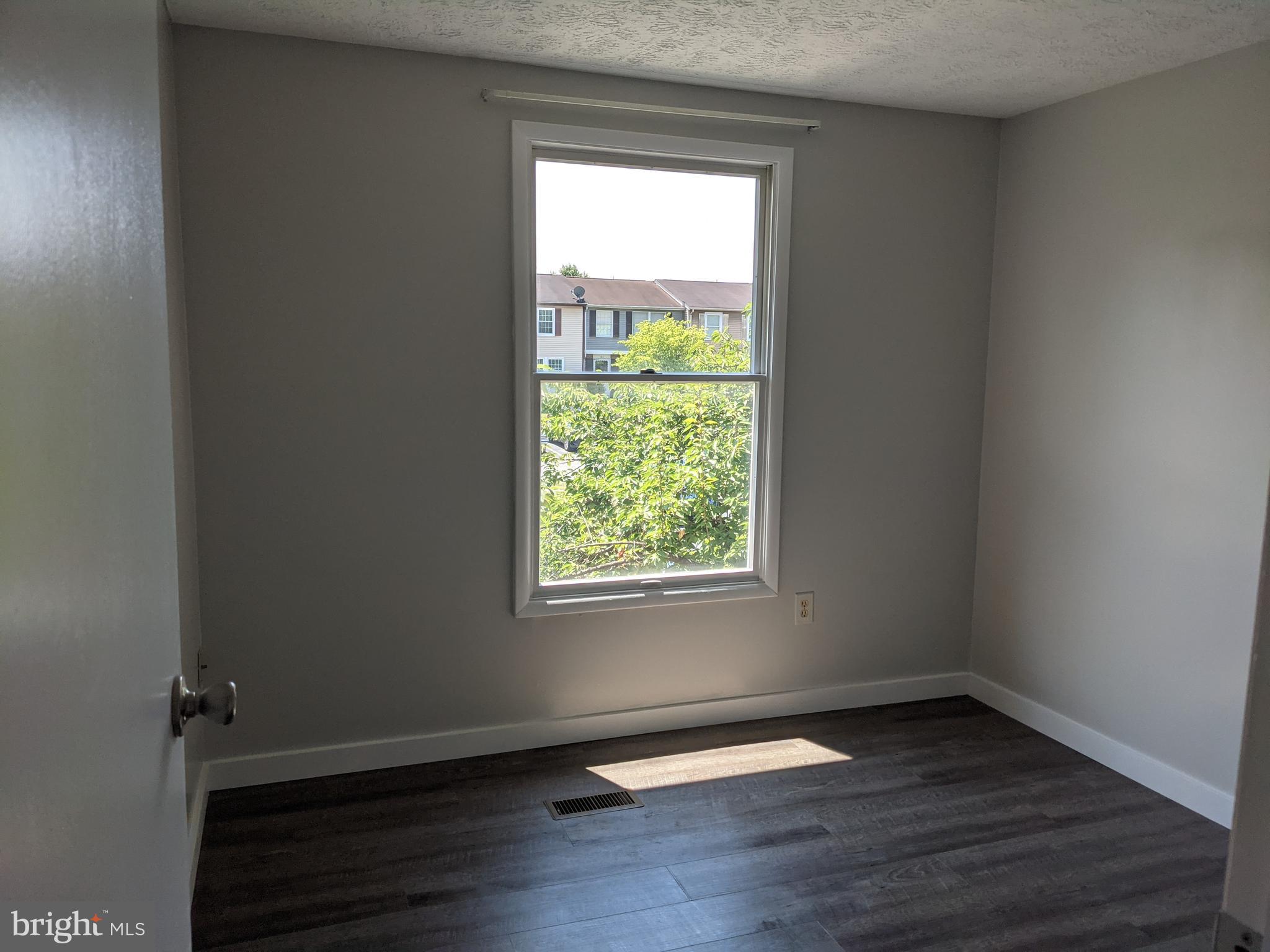 GLADE TOWN - Residential