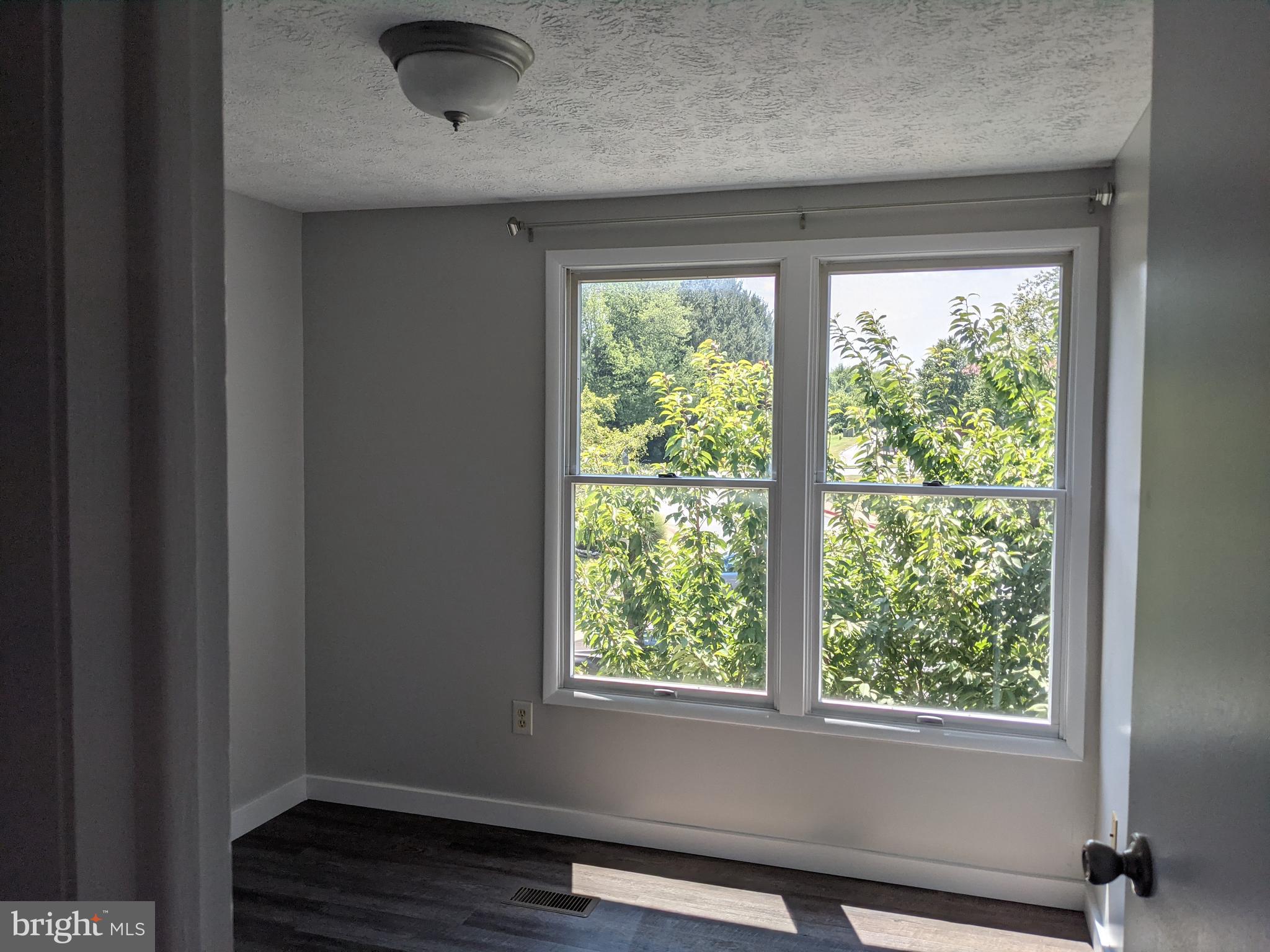 GLADE TOWN - Residential