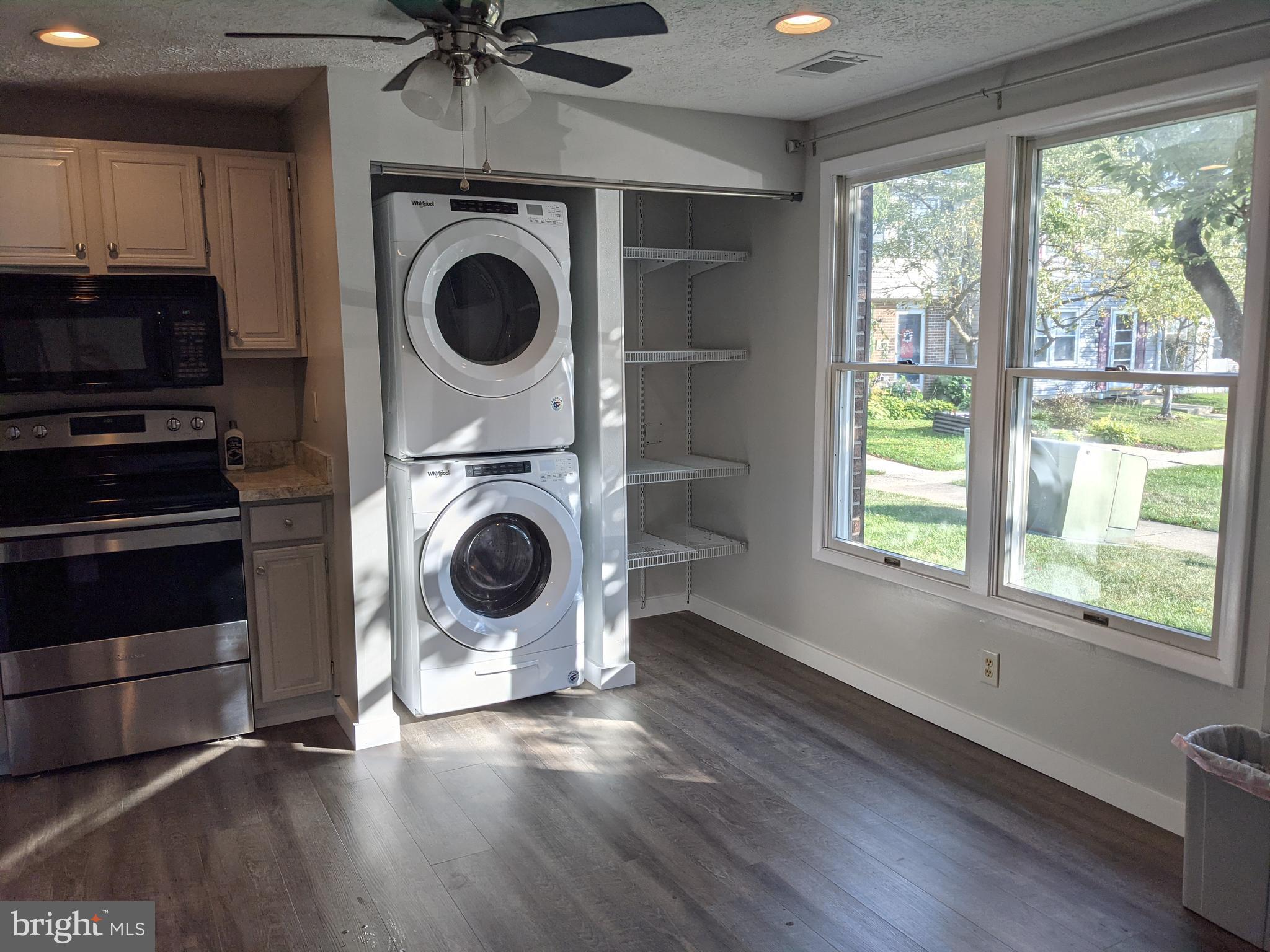 GLADE TOWN - Residential