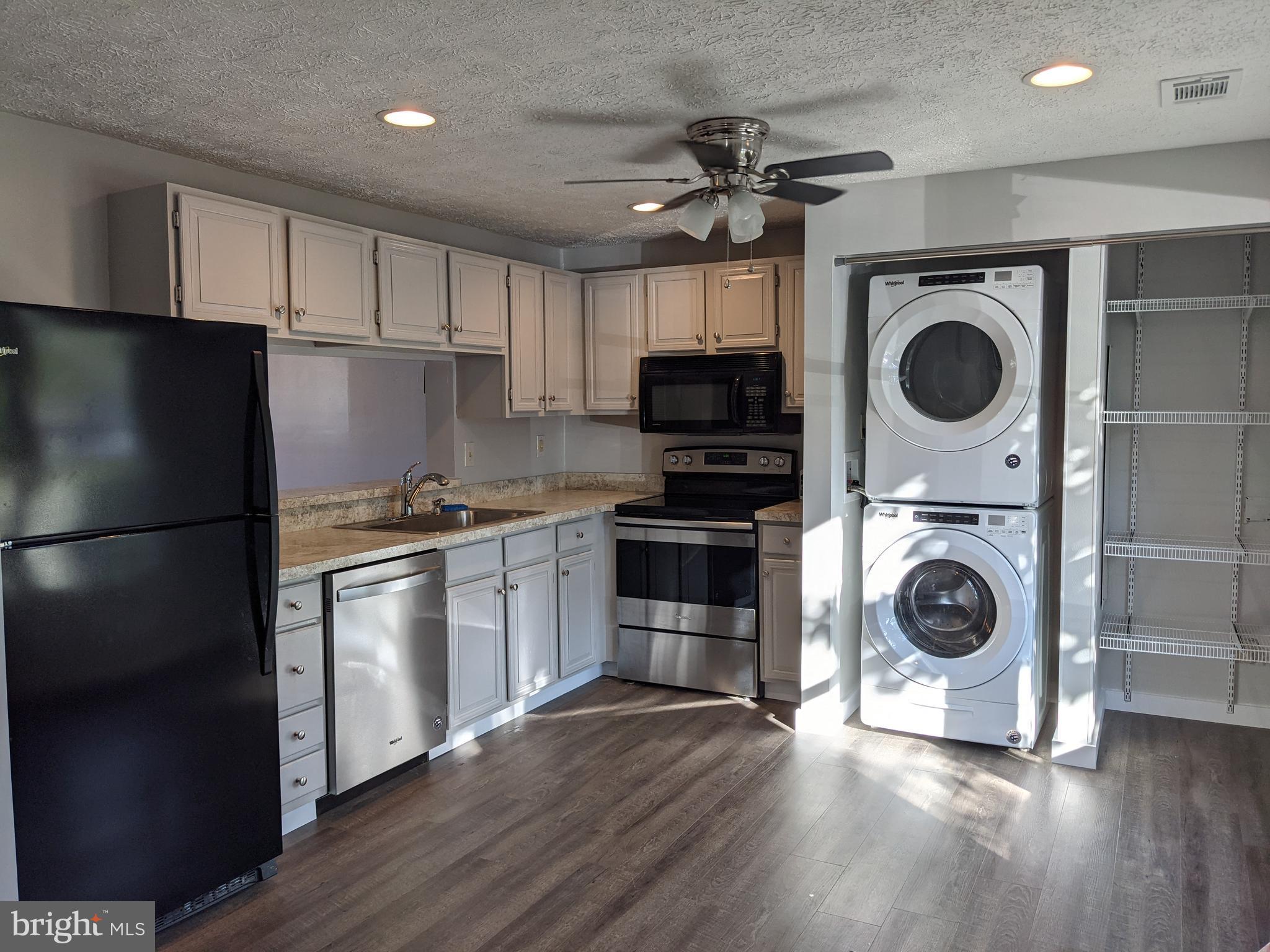 GLADE TOWN - Residential