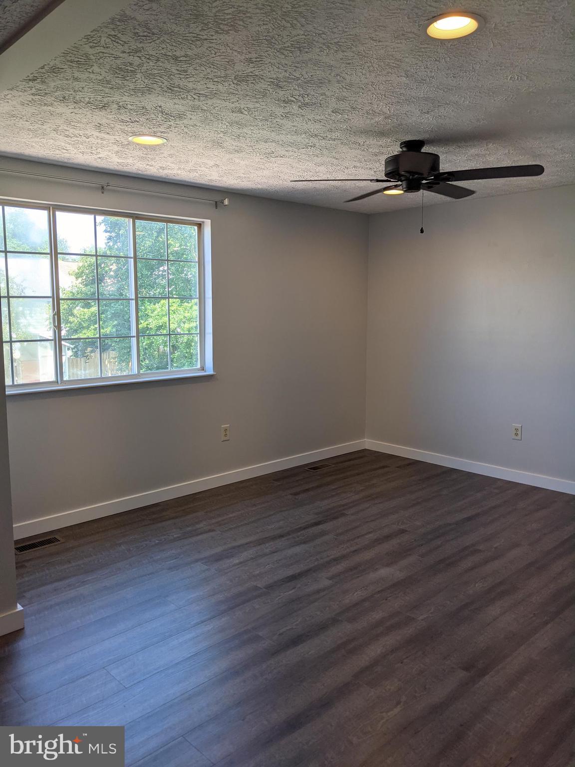 GLADE TOWN - Residential