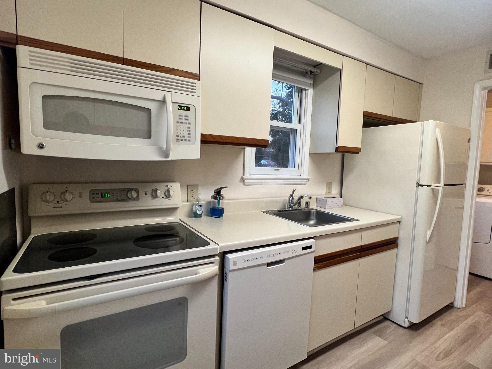 ANNALEE HEIGHTS - Residential Lease