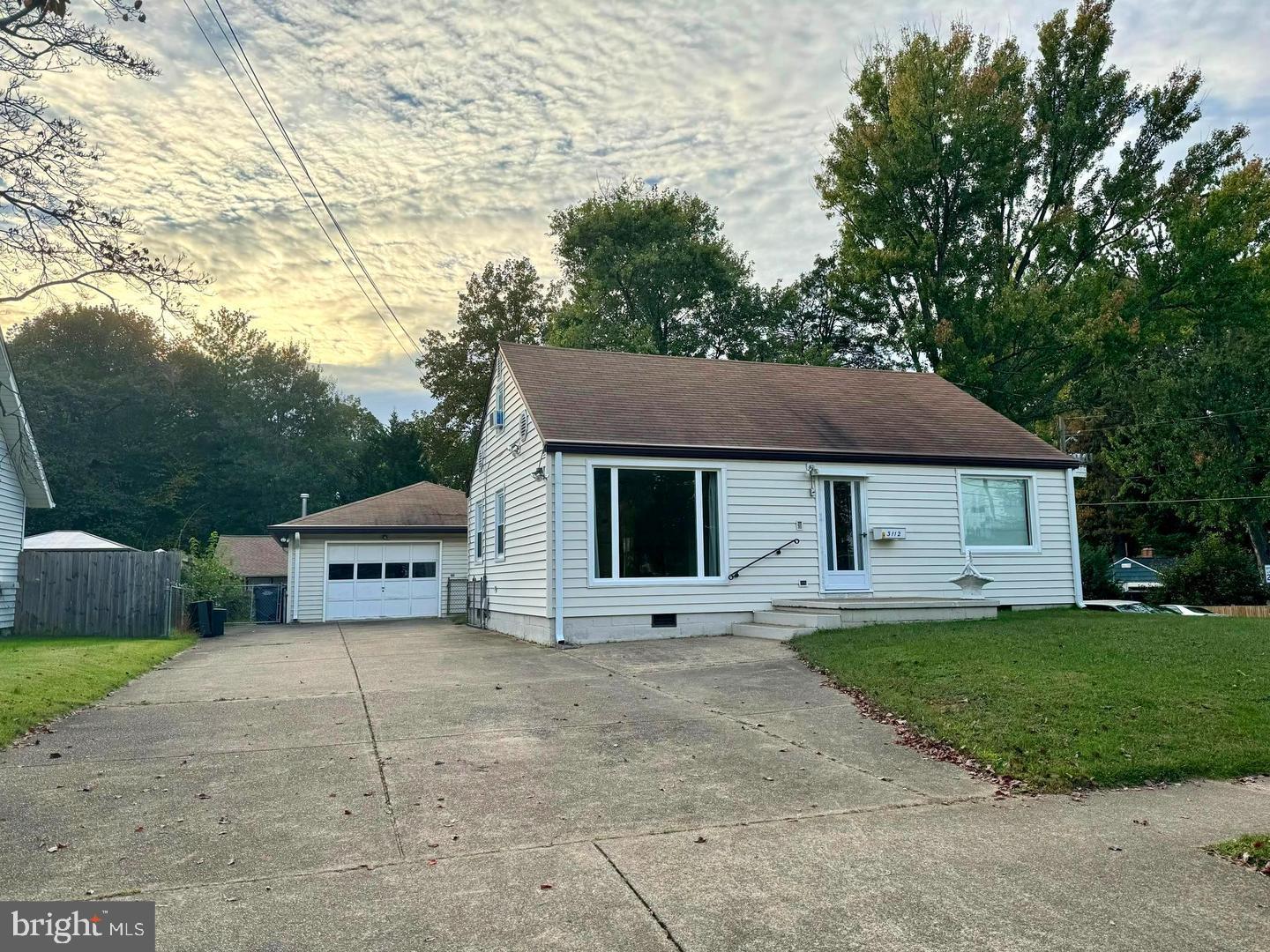 ANNALEE HEIGHTS - Residential Lease