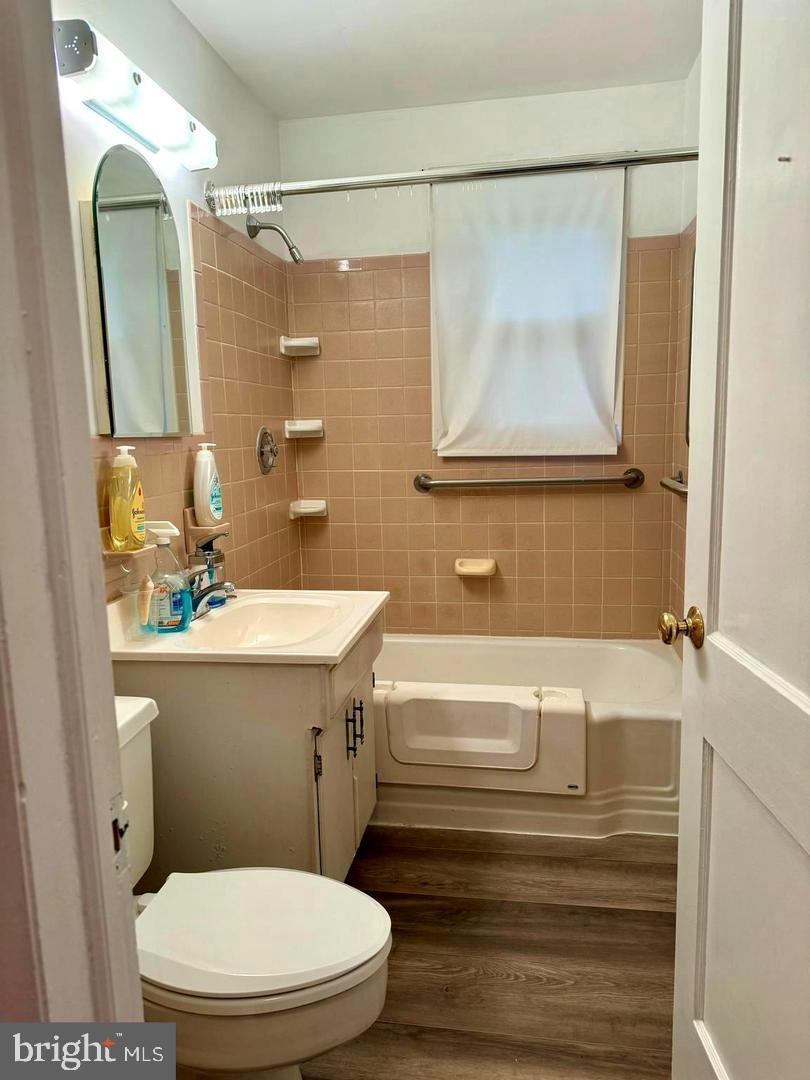 ANNALEE HEIGHTS - Residential Lease