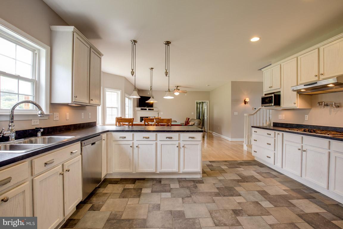 MILESTOWN OAK ESTATES - Residential