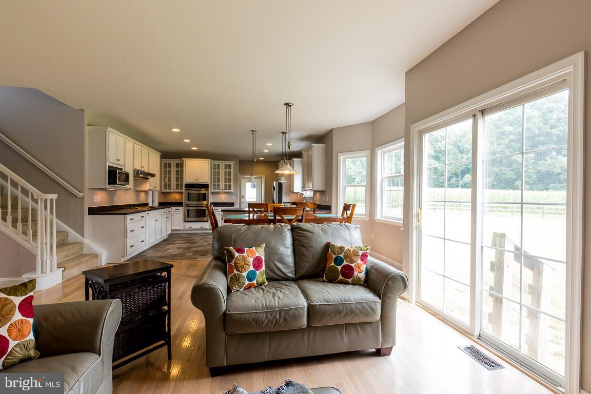 MILESTOWN OAK ESTATES - Residential