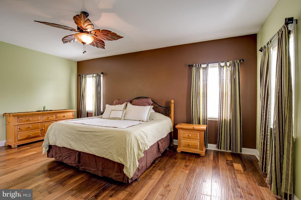 MILESTOWN OAK ESTATES - Residential