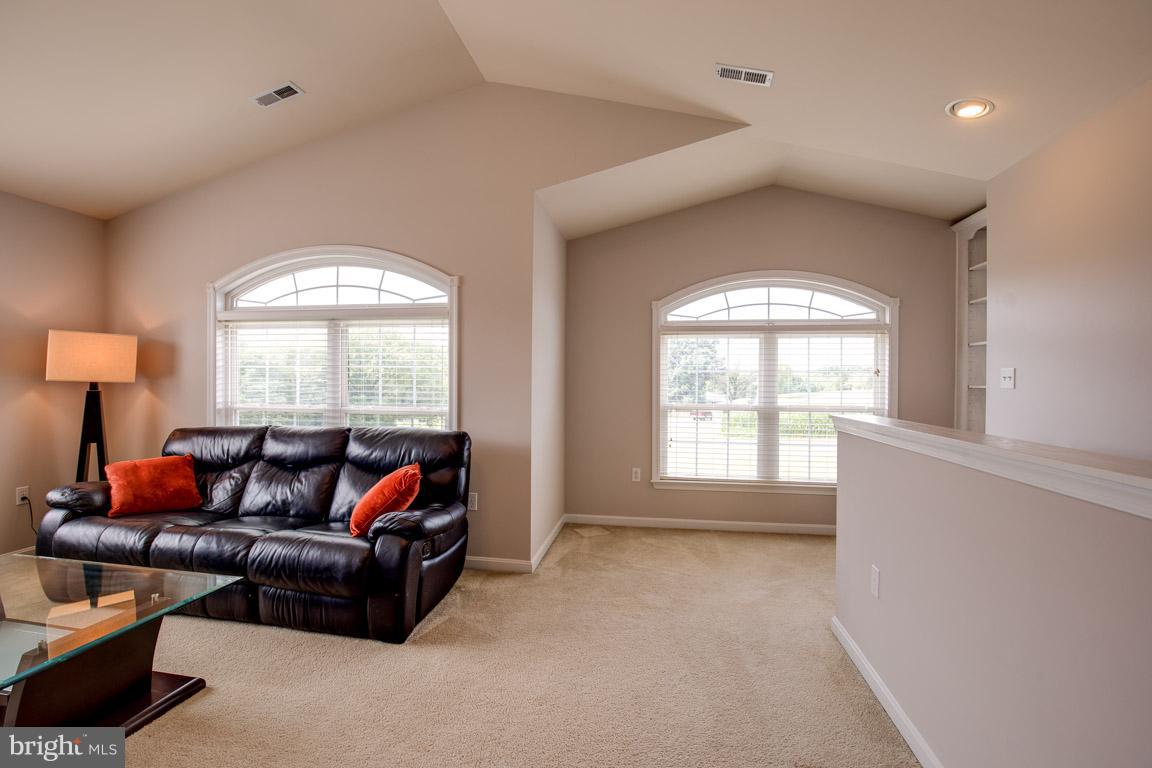 MILESTOWN OAK ESTATES - Residential